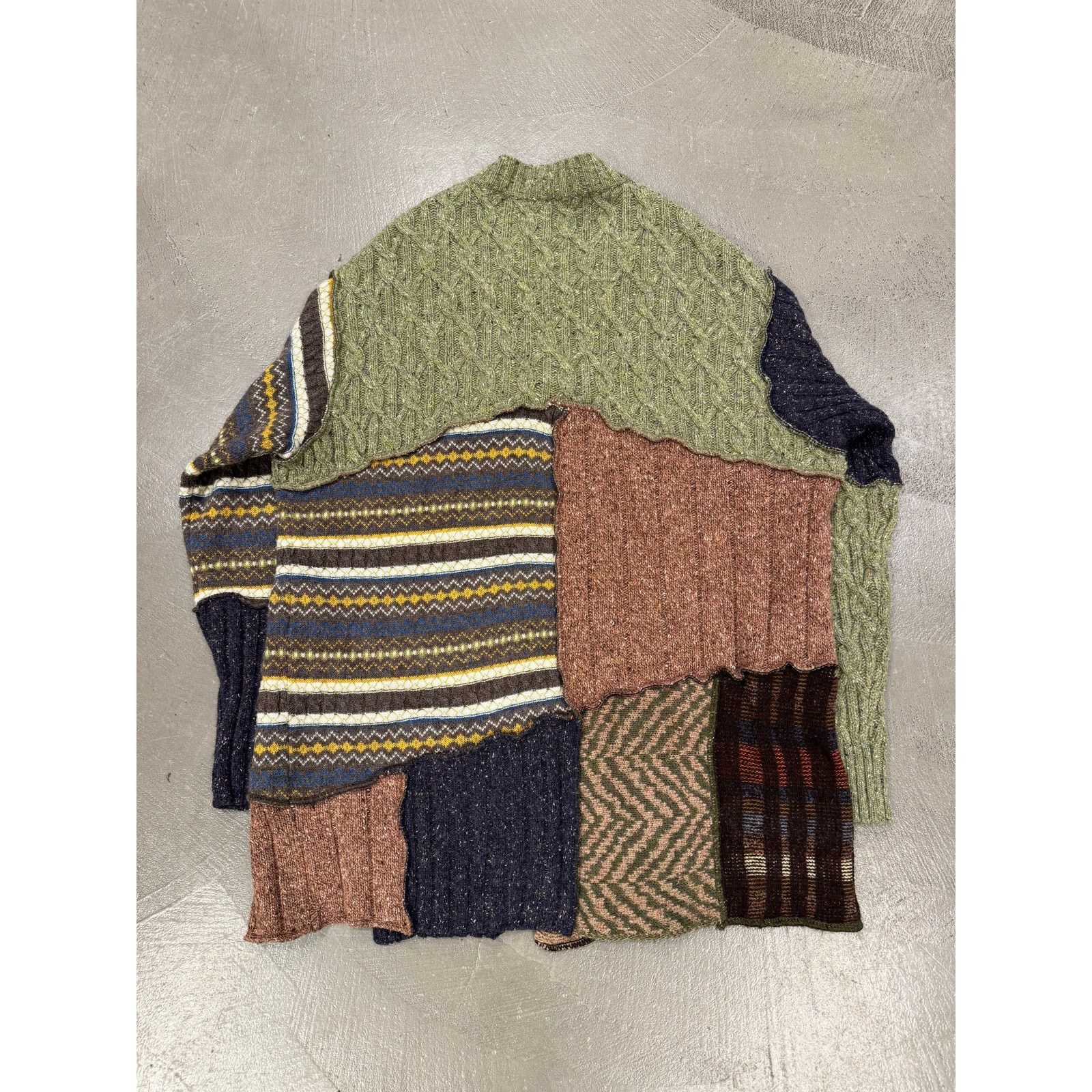 Dolce & Gabbana A/W1996 Dolce & Gabbana patchwork reconstructed sweater Size M / US 6-8 / IT 42-44 - 9 Thumbnail