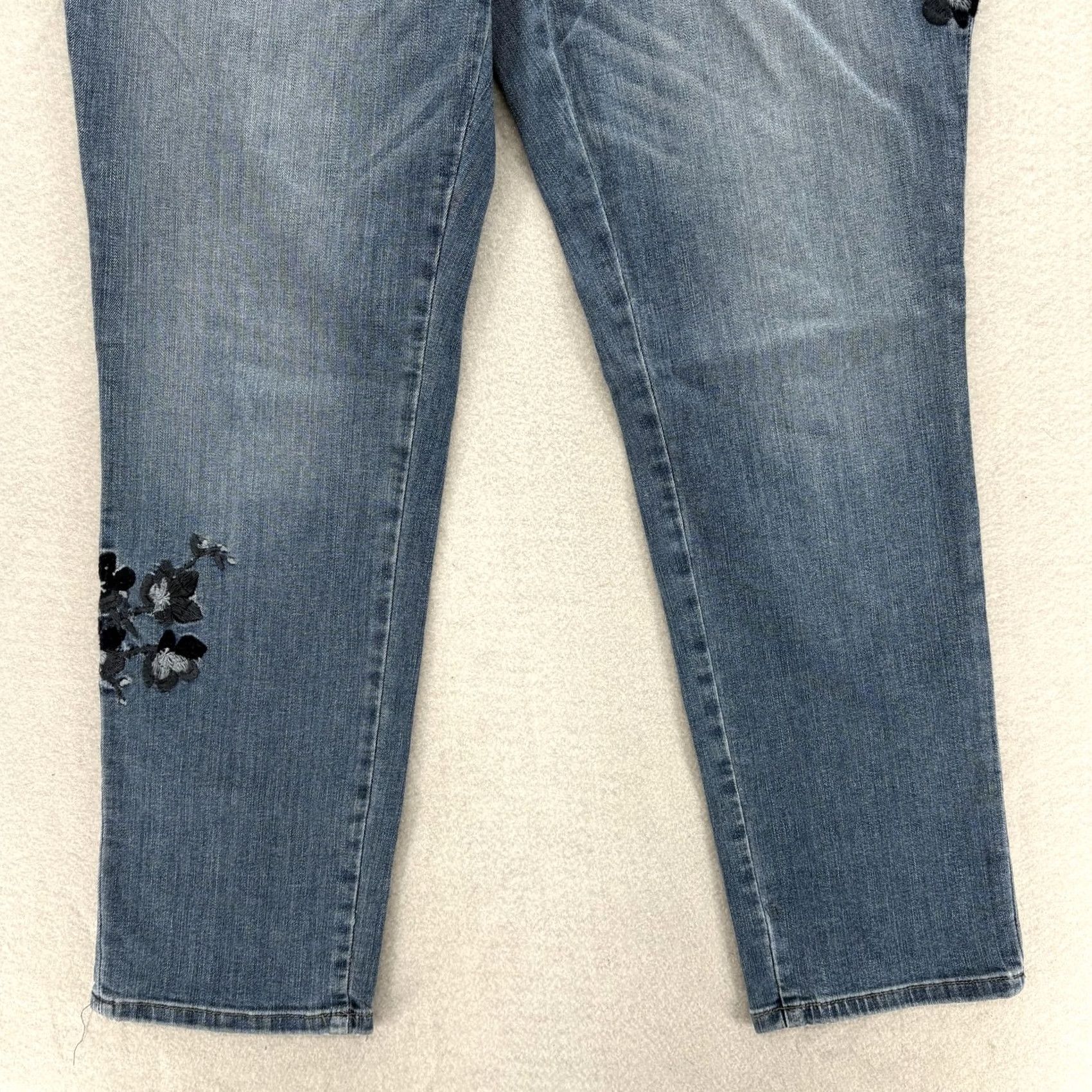 NYDJ NYDJ Jeans Womens 10 Blue Boyfriend Fit Floral Embroidered Mid Rise Lift Tuck Jeans Size 32" / US 10 / IT 46 - 3 Thumbnail