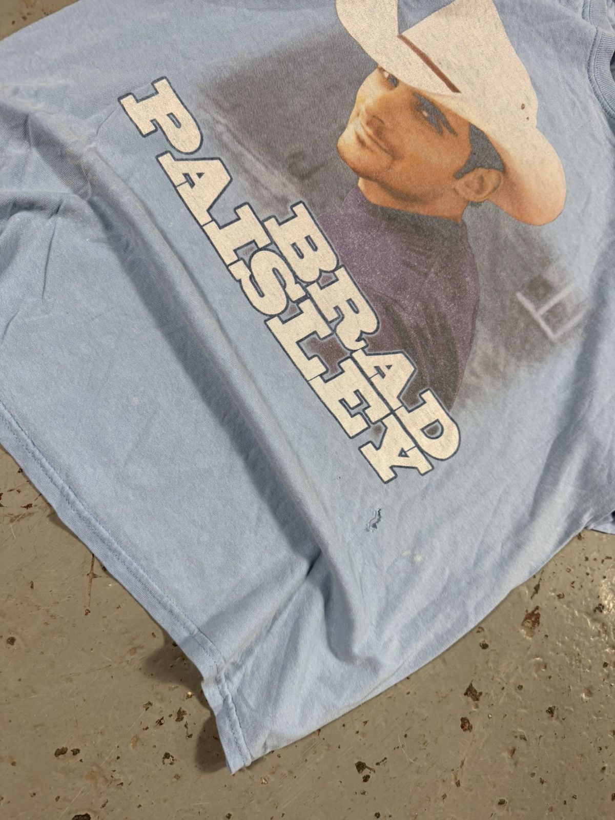 Band Tees Vintage Brad Paisley Distressed Tour Tee Size US M / EU 48-50 / 2 - 2 Thumbnail