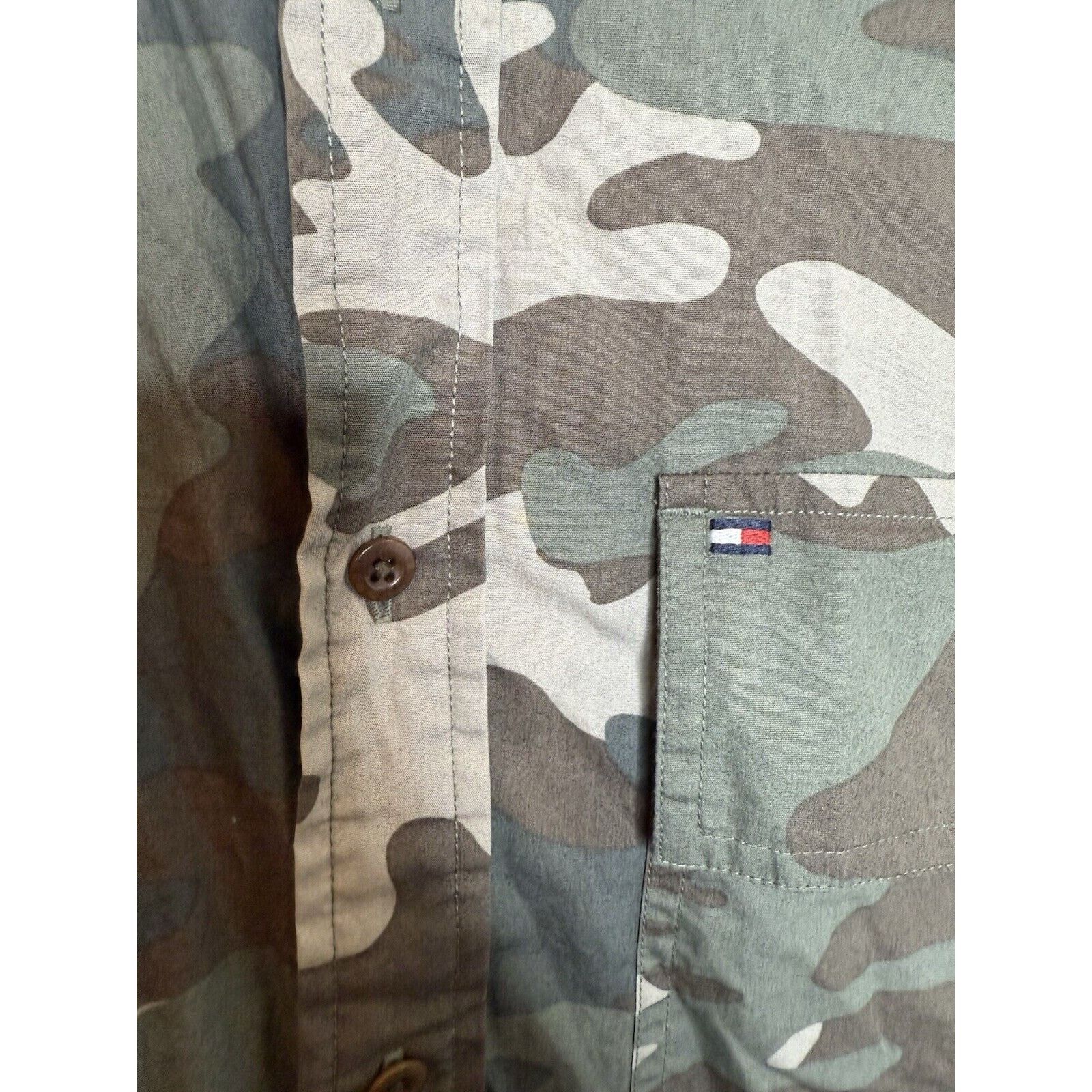Tommy Hilfiger Tommy Hilfiger Camouflage Shirt Button Down Men’s XL Camo Size US L / EU 52-54 / 3 - 8 Thumbnail