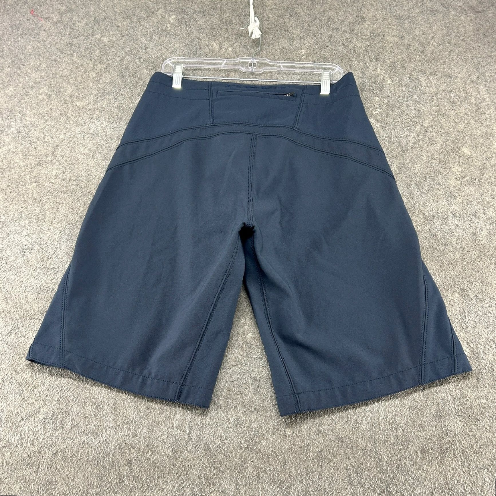 Oakley VINTAGE Oakley Board Shorts Mens 30 Blue Navy Solid Surf Beach Y2K Size US 30 / EU 46 - 7 Thumbnail