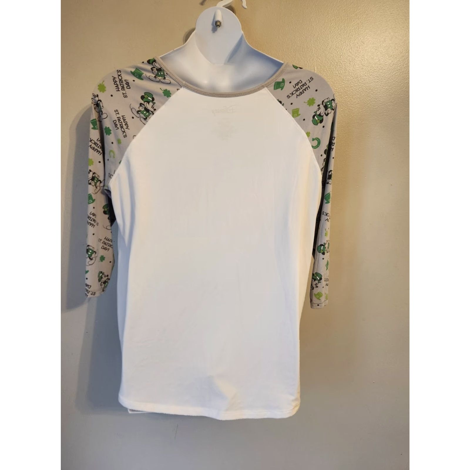 Disney VINTAGE? No. Juniors Disney St. Patrick's Day Mickey Mouse 3/4 Sleeve Shirt XXL 2XL Gray Crew Neck T-Shirt Womens Boys Girls? Size XXL / US 16-18 / IT 52-54 - 4 Thumbnail