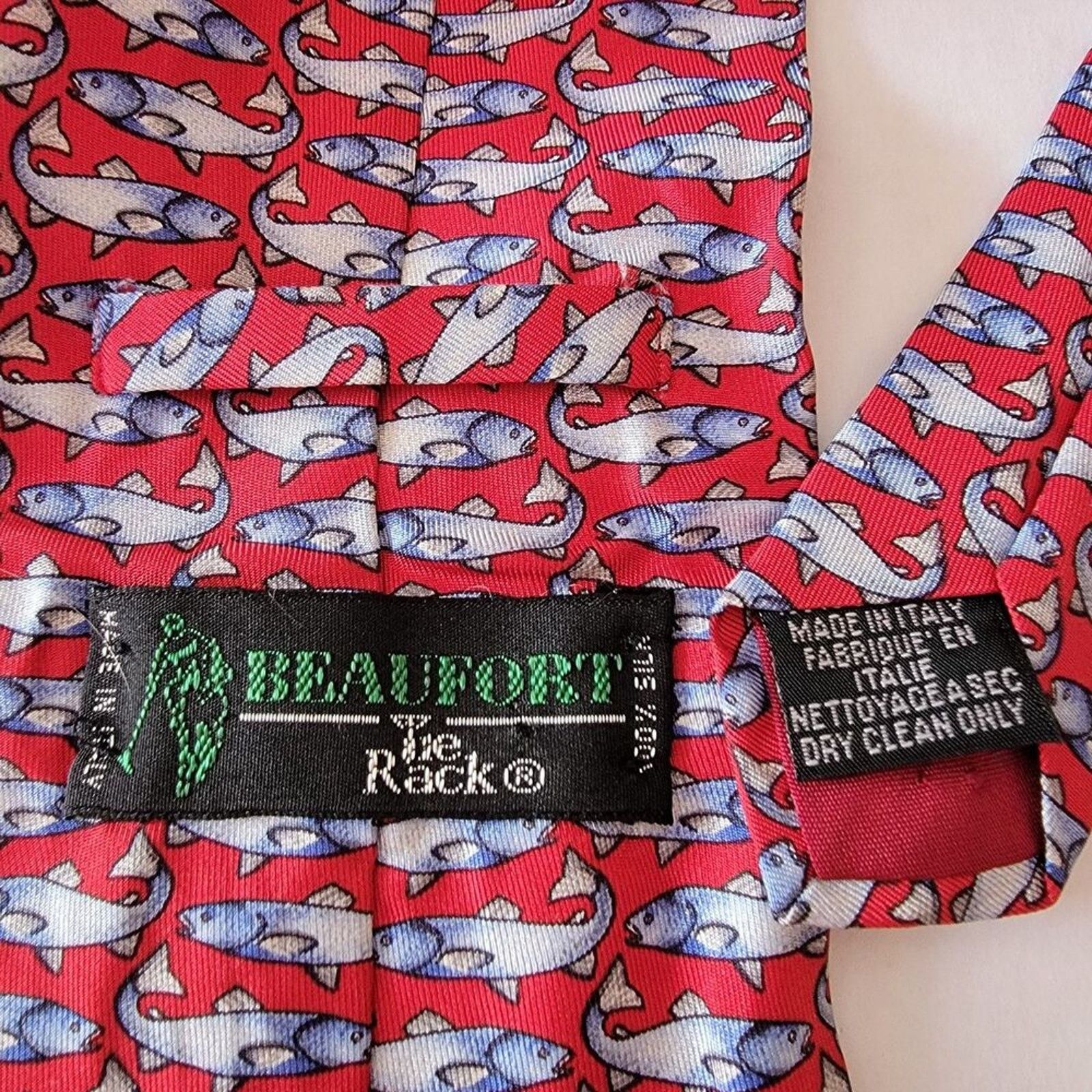 Other Beaufort Tie Rack Tie Red w/ Fishes - 100% Silk Size ONE SIZE - 4 Thumbnail
