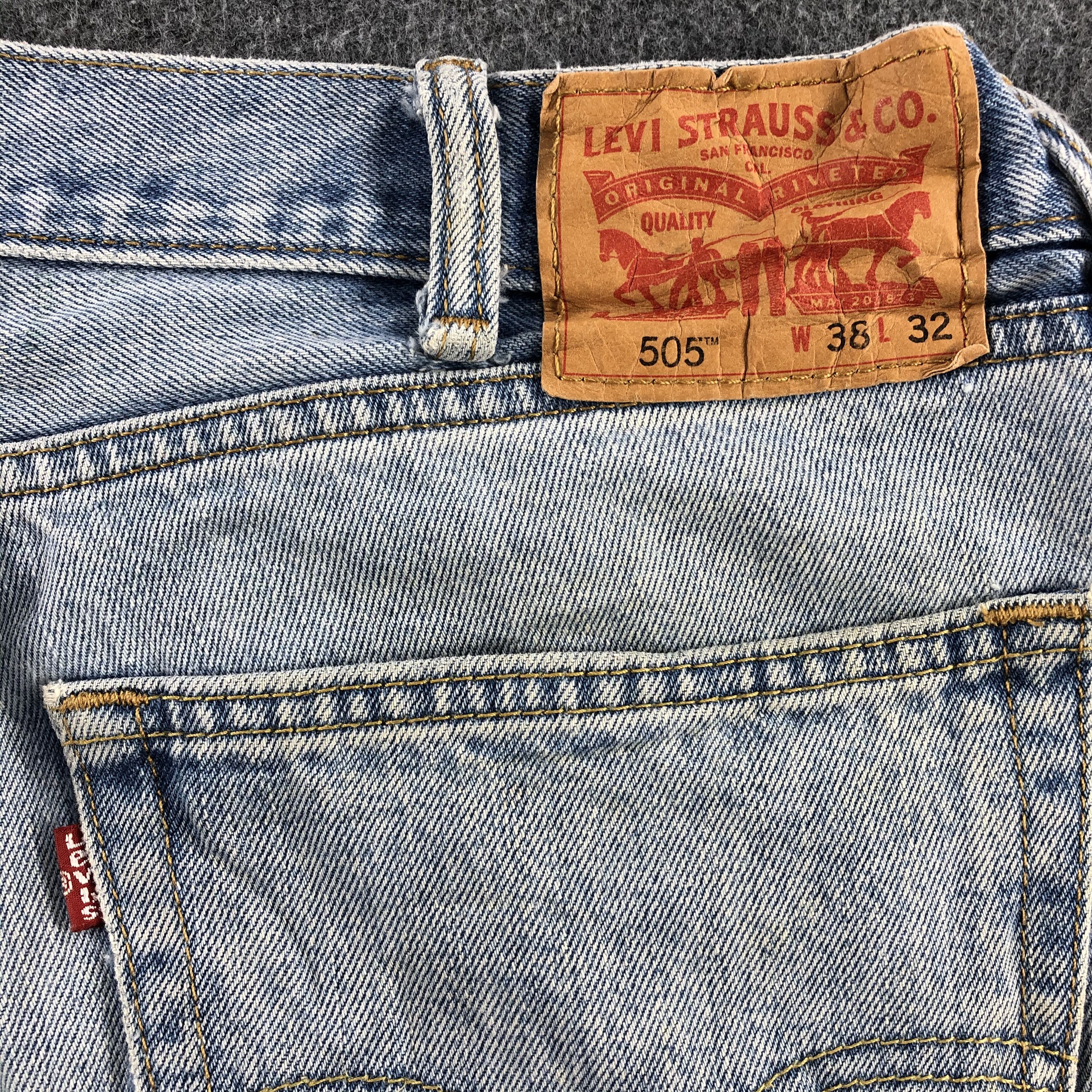 Levi's Vintage Light Wash Levis 505 Jeans-J1199 Size US 39 - 5 Thumbnail