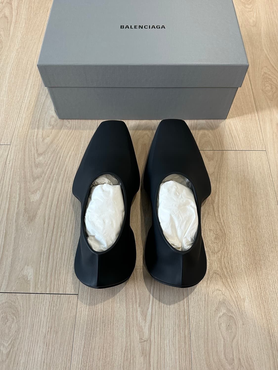 Balenciaga Balenciaga Space Shoes Matte Black Size US 8.5 / EU 41-42 - 1 Thumbnail