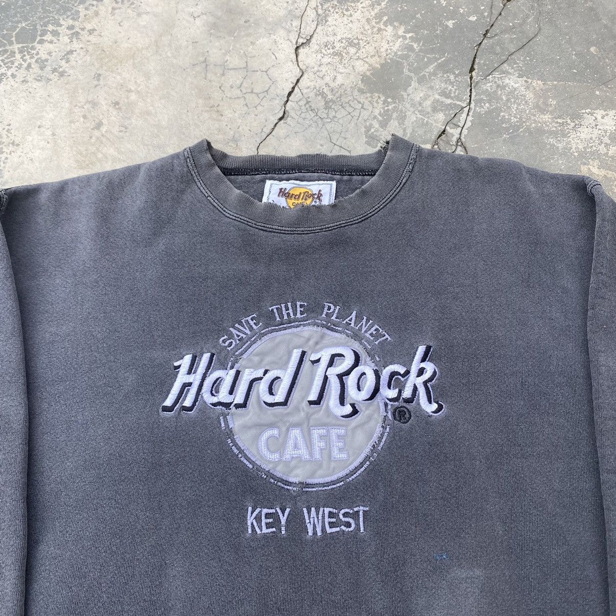 Hard Rock Cafe Beautifully Distressed 1990s Hard Rock Crewneck Size US L / EU 52-54 / 3 - 3 Thumbnail
