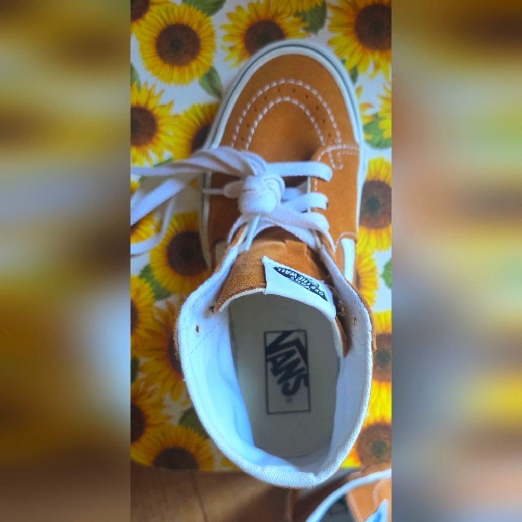 Vans Vans Tan and White High-Top Sneakers with Signature Stripe Size US 6 / IT 36 - 7 Thumbnail