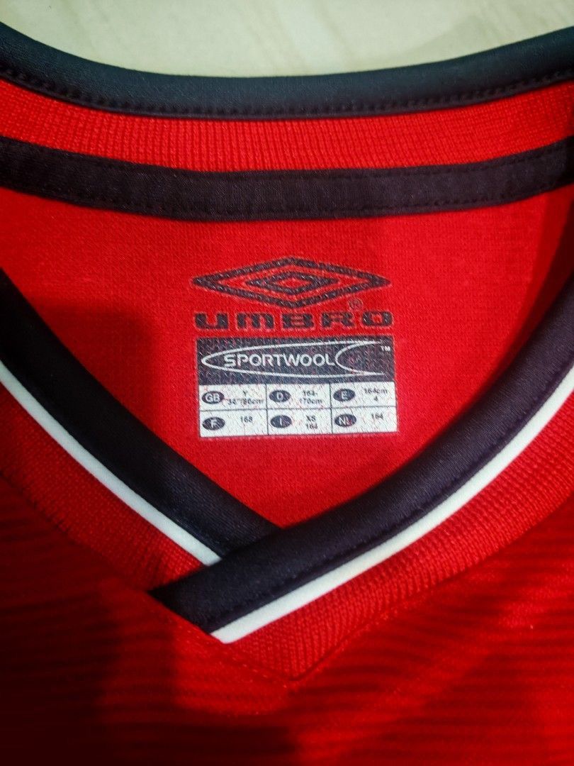 Umbro Man United Umbro 00/02 Vodafone Home Jersey Size US M / EU 48-50 / 2 - 7 Thumbnail