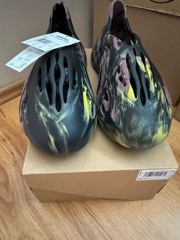 Kanye West × Yeezy Adidas Yeezy boost Yeezy foam rnr mx carbon EU47 US12 Size US 12 / EU 45 - 1 Thumbnail