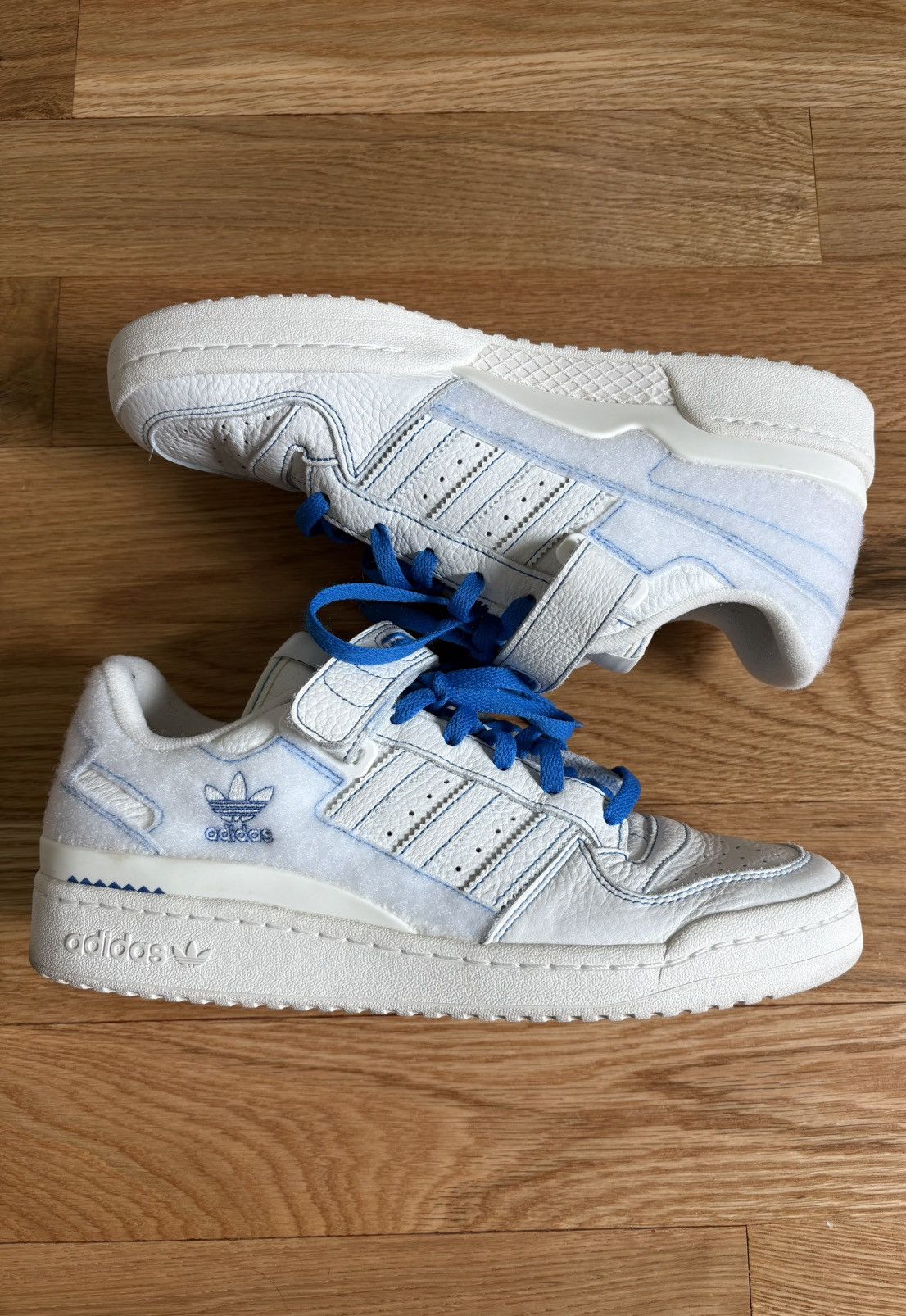Adidas Size 10 - adidas Forum 84 Low Off White Blue Bird GX1018 Size US 10 / EU 43 - 2 Thumbnail