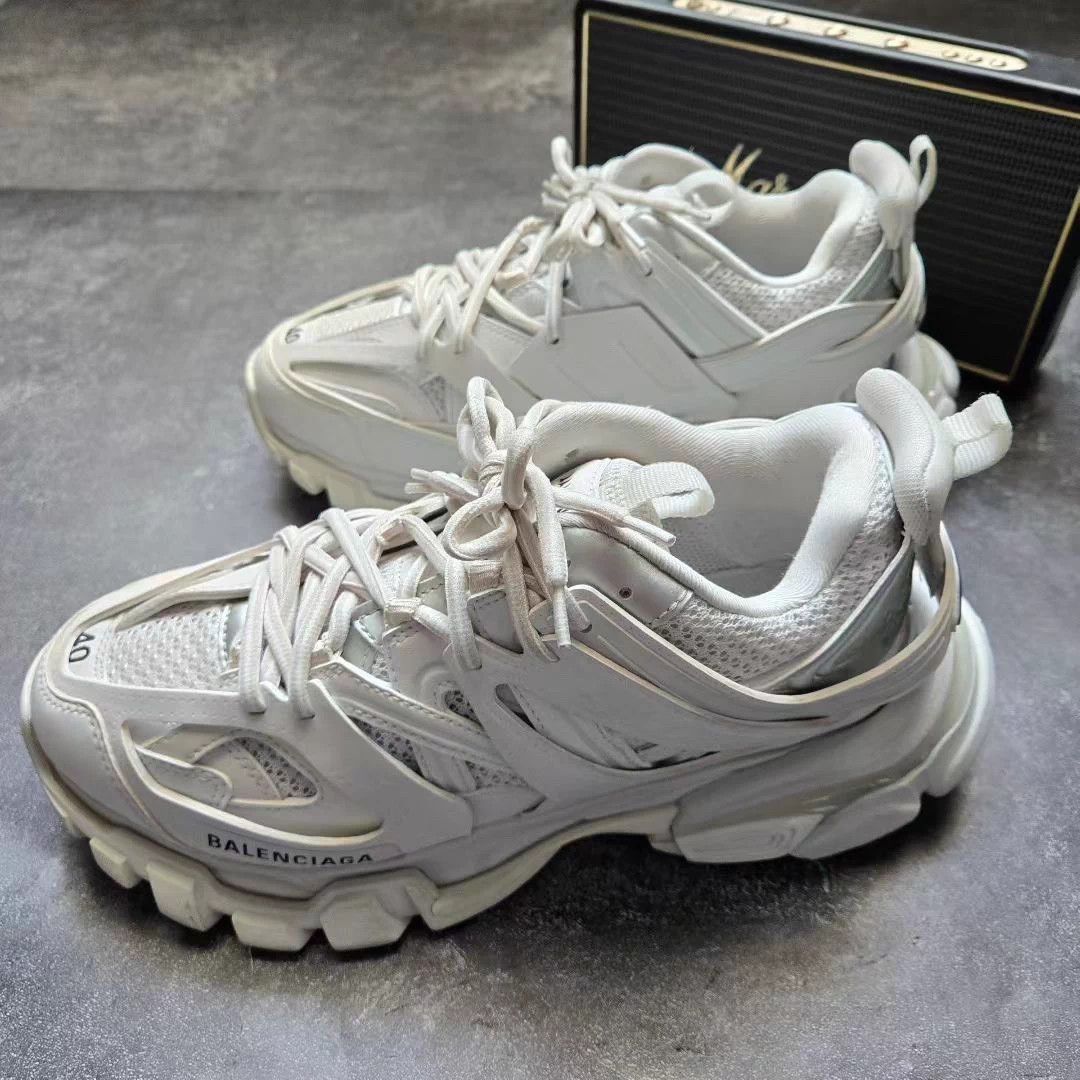 Balenciaga BALENCIAGA TRACK white size 40 Worn once like new Size US 7 / EU 40 - 1 Thumbnail