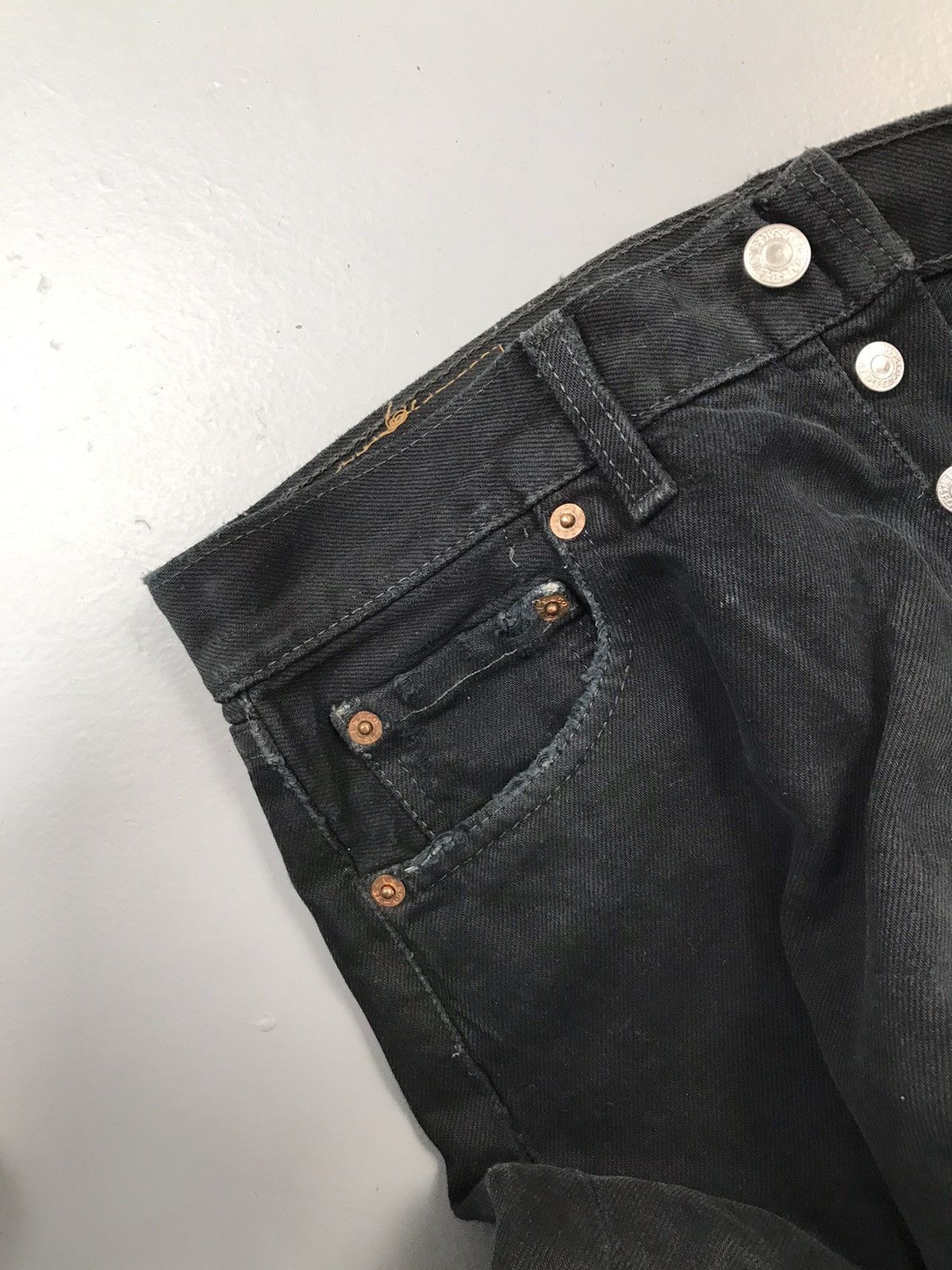Levi's Vintage Levi’s 501 paper tab distressed denim Size US 30 / EU 46 - 9 Thumbnail