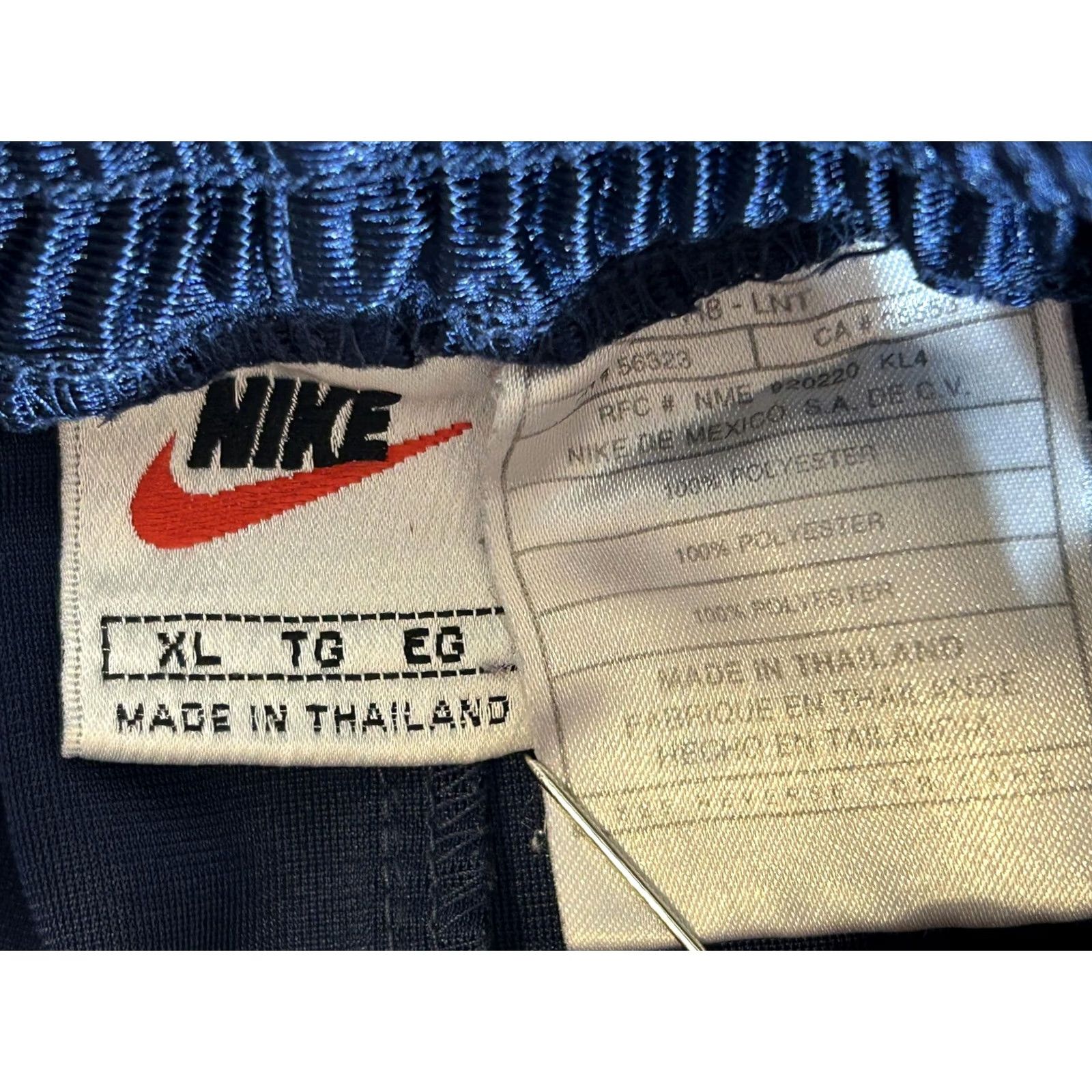 Nike Nike Pants Mens XL Blue Snap Button Tearaway Track Pants Vintage 90s Athletic Gym - Mens XL Navy Blue Nike Swoosh Size US 36 / EU 52 - 7 Thumbnail