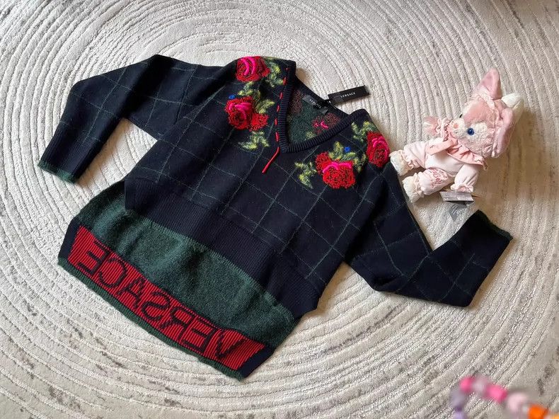 Versace Versace Women's wool rose logo sweater Size L / US 10 / IT 46 - 2 Thumbnail