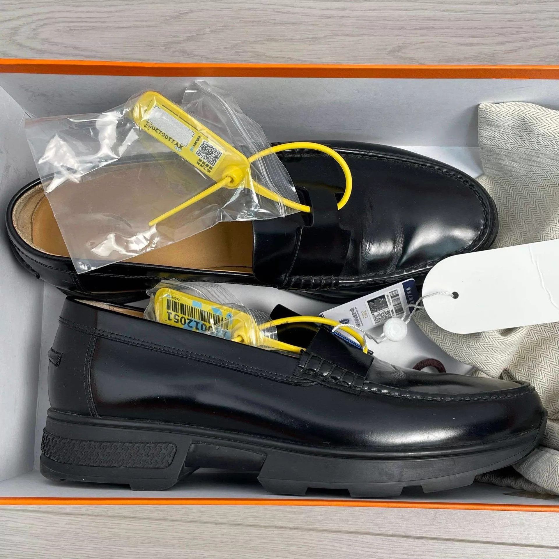 Hermes Hermès Calfskin Leather Sneakers 41 Black Size US 8 / EU 41 - 1 Thumbnail
