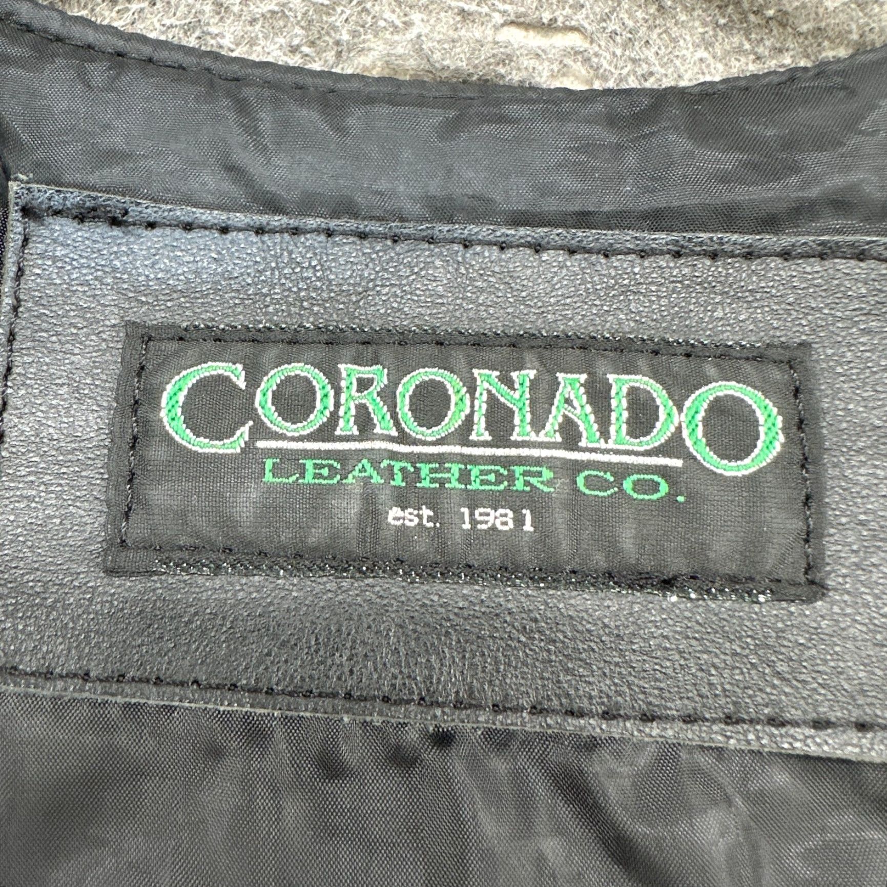 VINTAGE Coronado Leather Vest Mens 42 Black Button Snap Concealed Carry  Western Leather Vest Regular Mens
