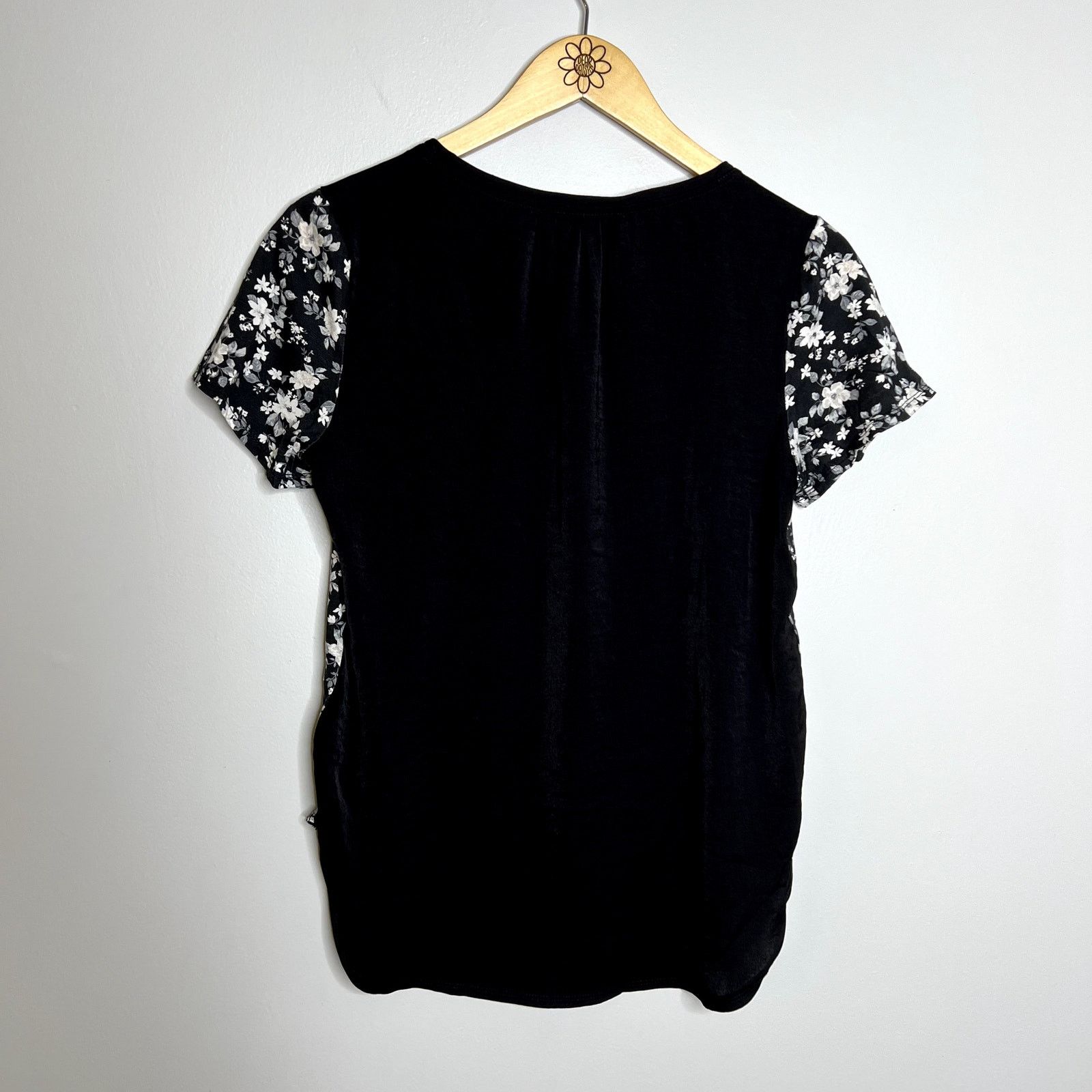 Old Navy Old Navy Black Floral Short Sleeve Top Size M / US 6-8 / IT 42-44 - 5 Thumbnail