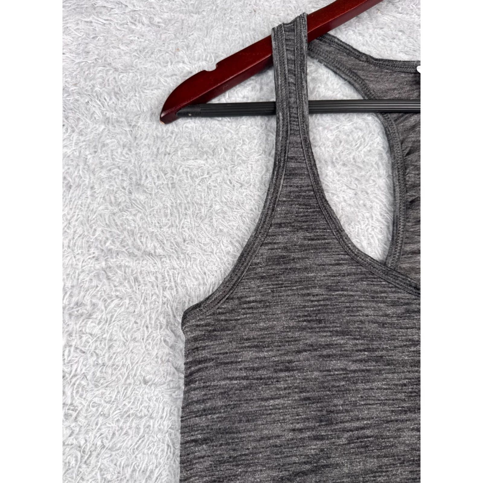 Lululemon Lululemon Shirt Women Gray Tank Luon Fabric 4 Sleeveless Racerback Gym Yoga All Seasons Casual Workwear VINTAGE No Size S / US 4 / IT 40 - 2 Thumbnail