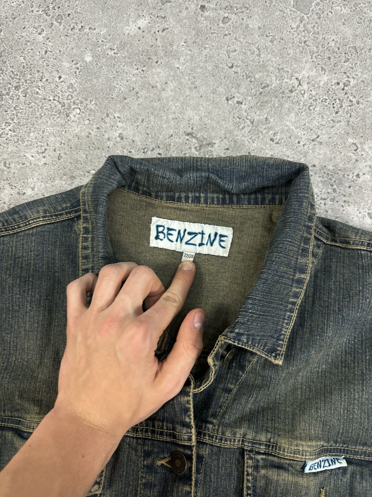 Acne Studios × Japanese Brand × Vintage Distressed Dirty Cropped Japanese Denim Jacket Boxy Y2K Size US L / EU 52-54 / 3 - 8 Thumbnail