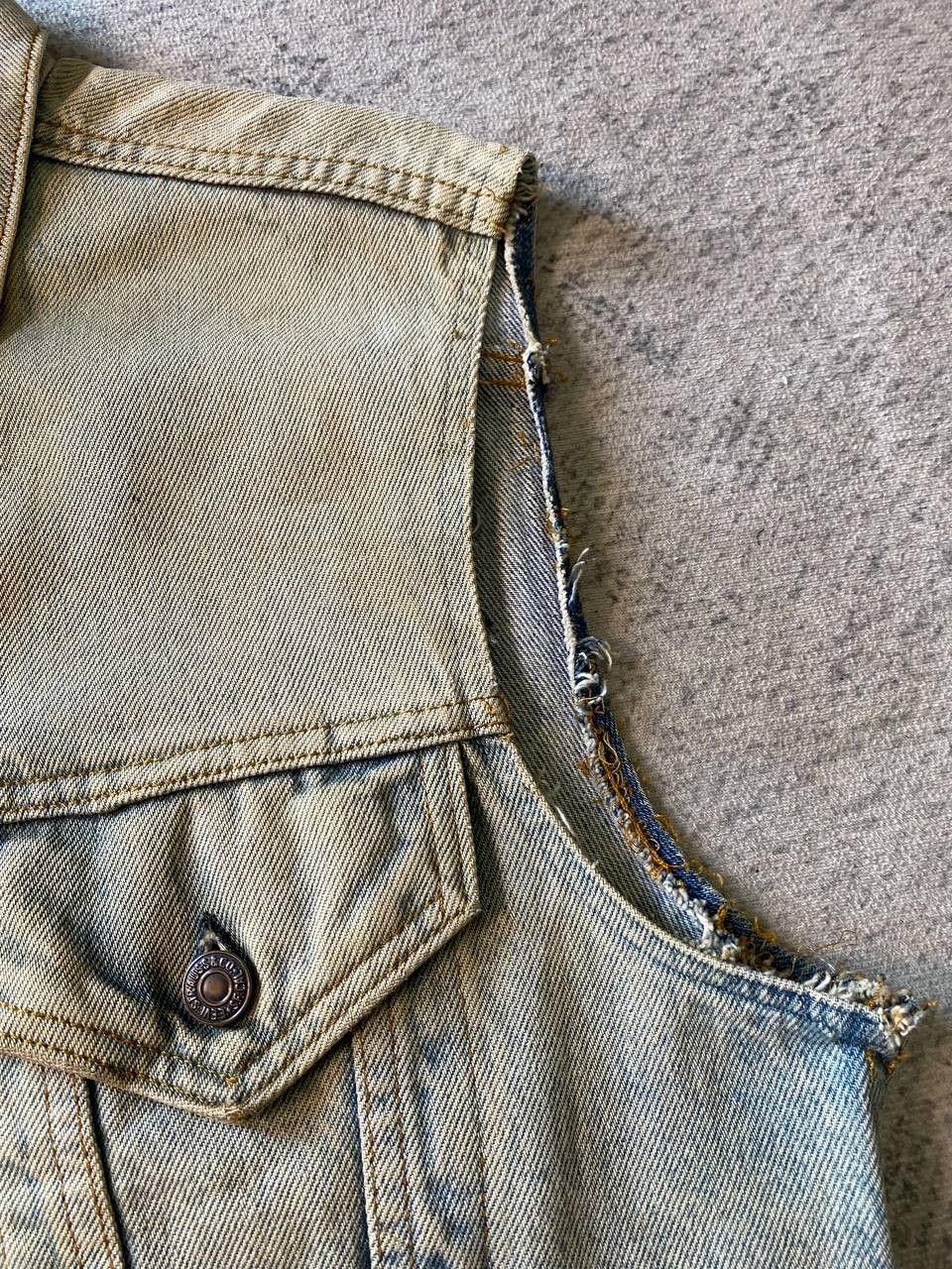 Levi's VTG 80s/90s Levi’s USA Denim Cut-Off Trucker Vest Distressed Size US M / EU 48-50 / 2 - 4 Thumbnail