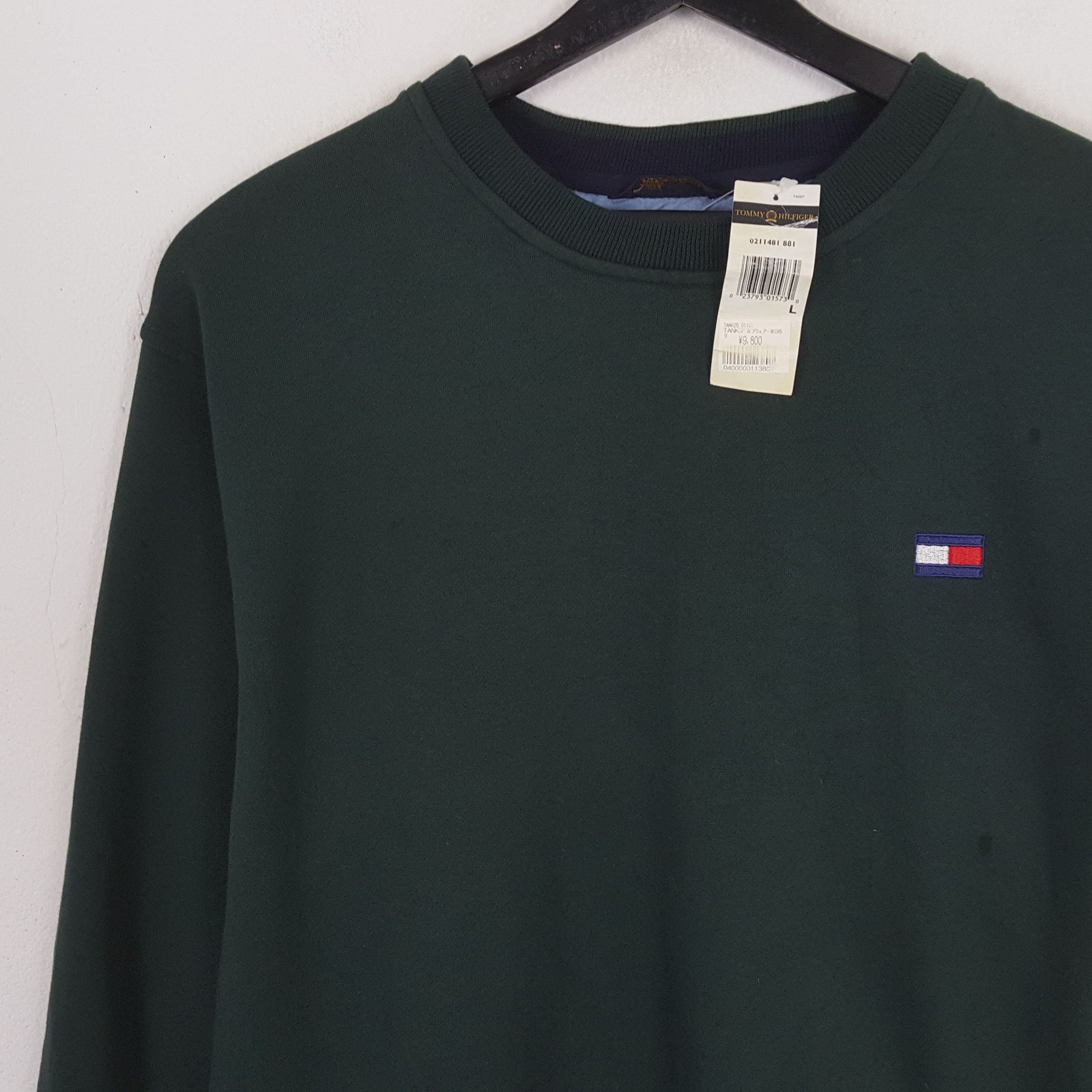 Tommy Hilfiger × Vintage TOMMY HILFIGER Small Logo Design Sweatshirt Size US L / EU 52-54 / 3 - 2 Thumbnail