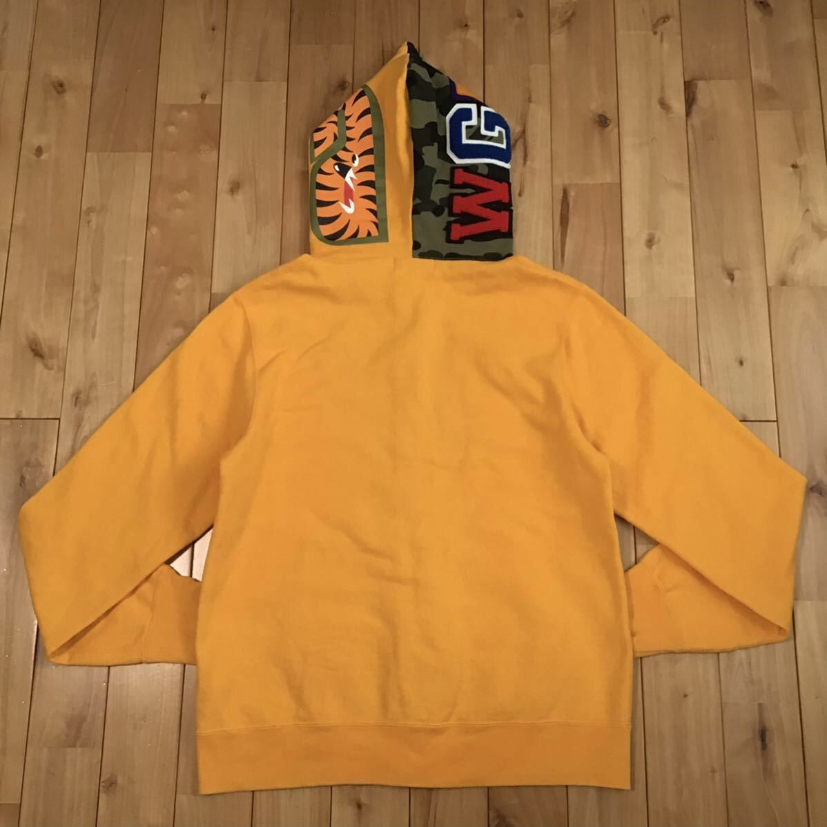 Bape BAPE Shark full zip hoodie 1st camo green x orange APE Size US L / EU 52-54 / 3 - 2 Thumbnail