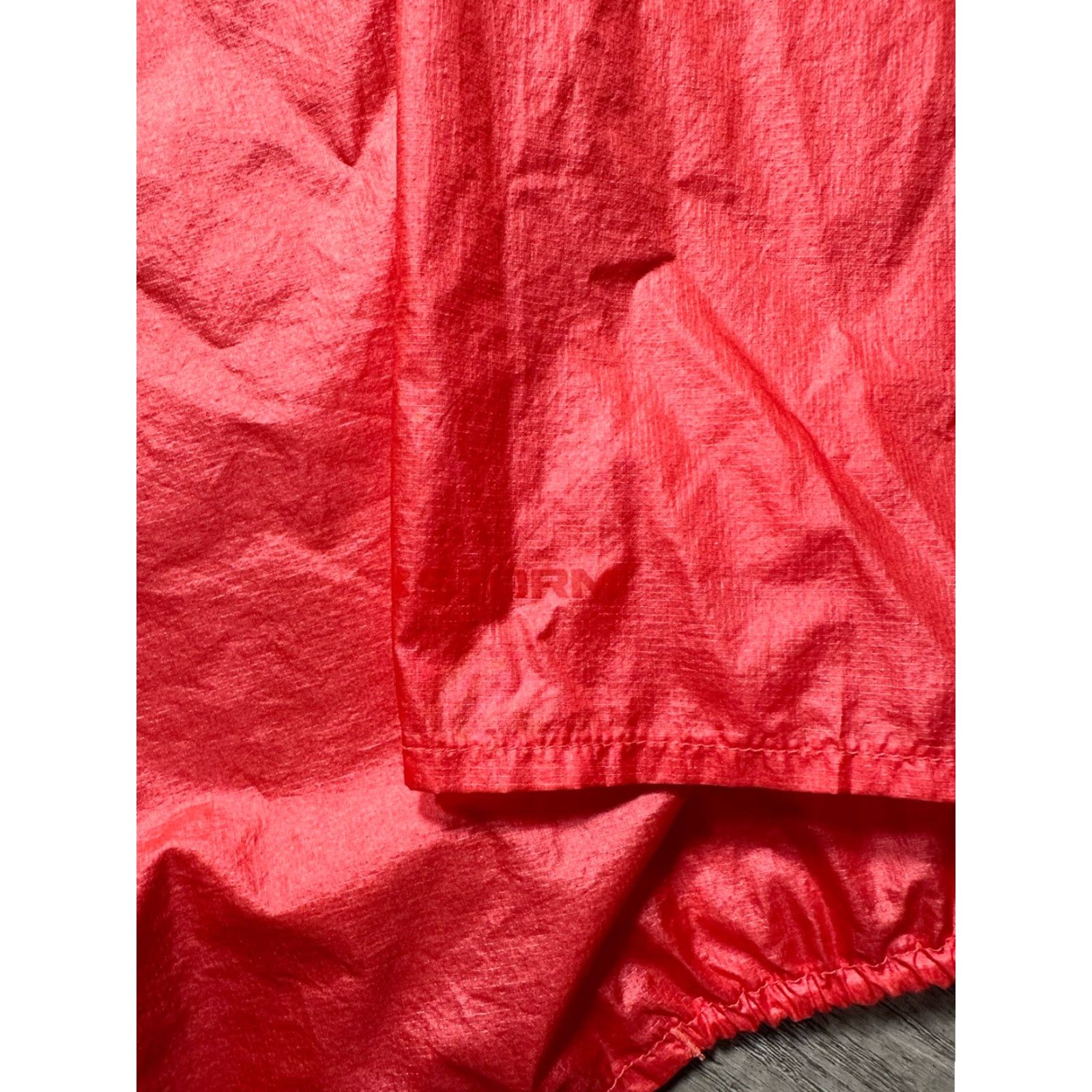 Under Armour Under Armour Impasse Wind Jacket Men XL Venom Red Storm Repellant Jacket Mens XL Red Windbreaker"} Size US XL / EU 56 / 4 - 6 Thumbnail