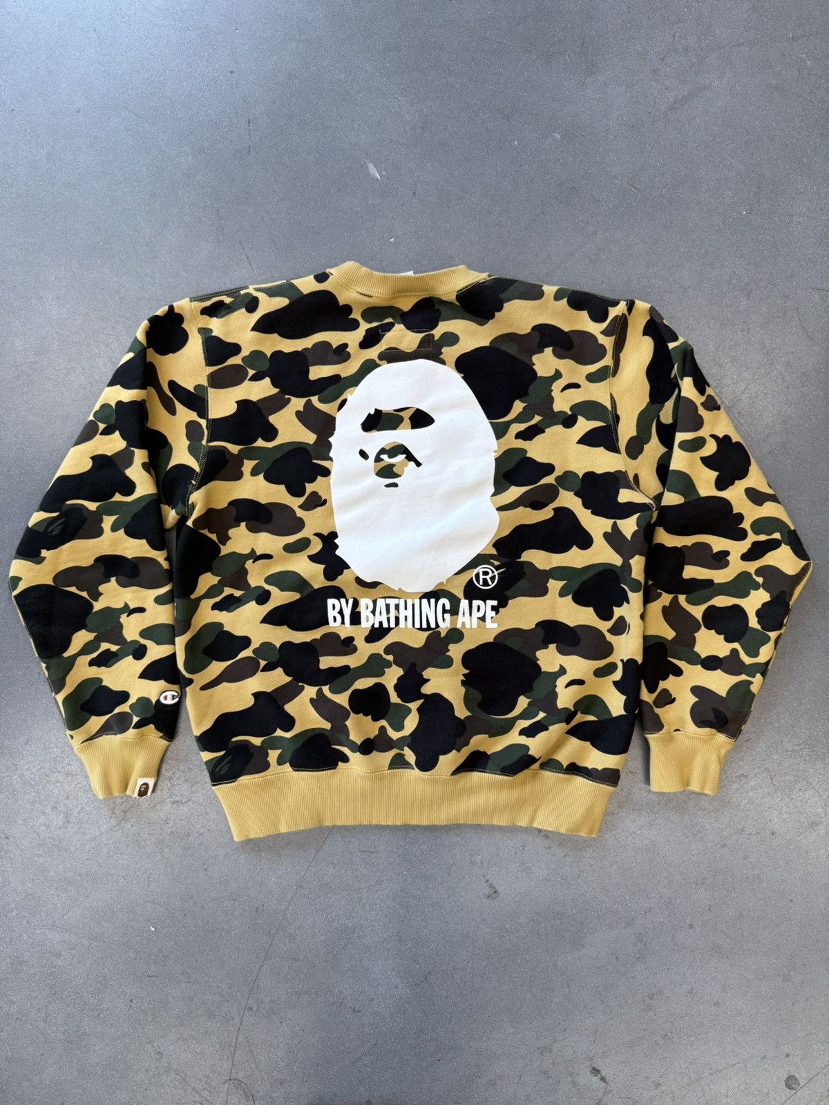 Bape × Champion FW17 Bape Champion 1st Camo Crewneck Size US L / EU 52-54 / 3 - 2 Thumbnail