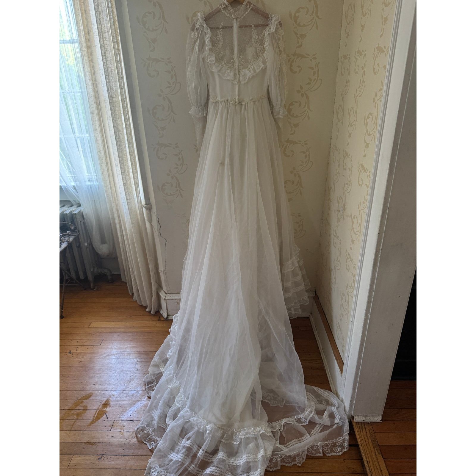 Luxe Vintage Eve of Milady Lace Stunning Wedding Dress with Hat Size S / US 4 / IT 40 - 19 Thumbnail