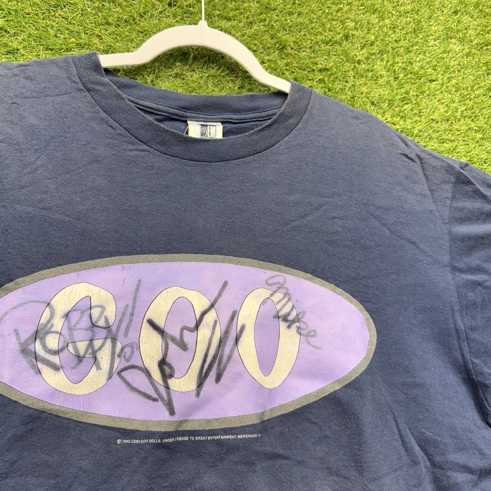 Hanes VINTAGE Goo Goo Dolls Shirt Mens XL Crew Neck Short Sleeve Blue 90s Stars Cars Signed 90s Hanes Gildan 5000 T-Shirt Size US XL / EU 56 / 4 - 3 Thumbnail