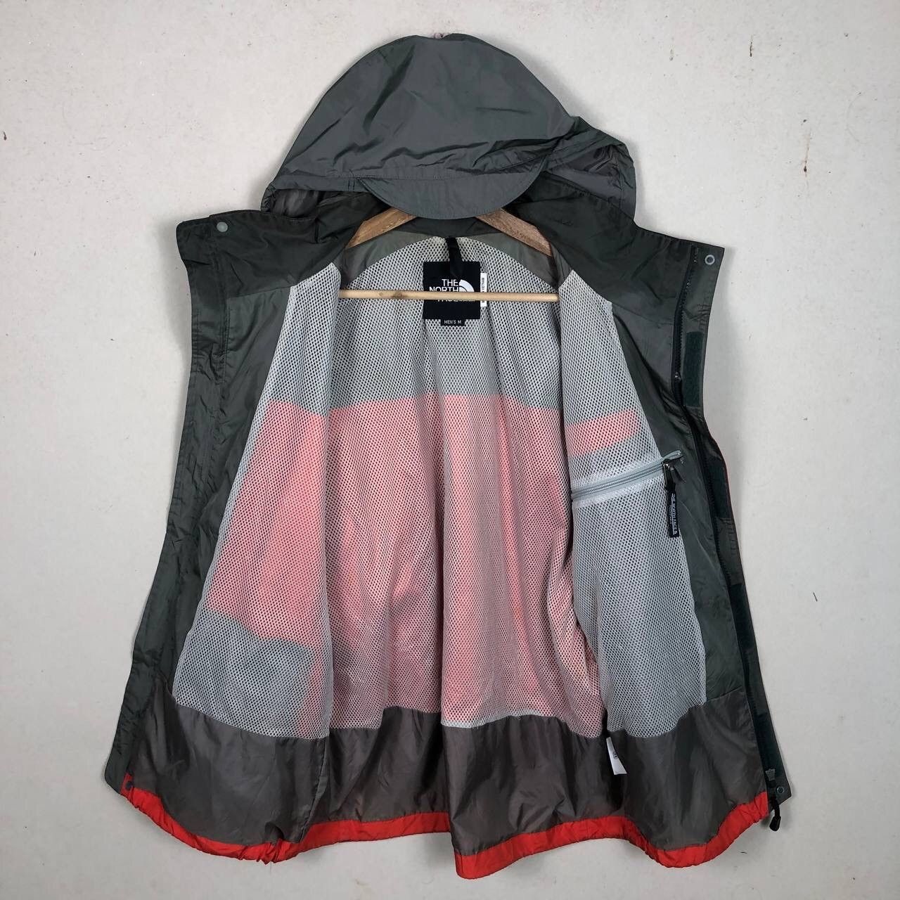 The North Face The North Face Windbreaker Light Jacket Colorblock Size US M / EU 48-50 / 2 - 3 Thumbnail