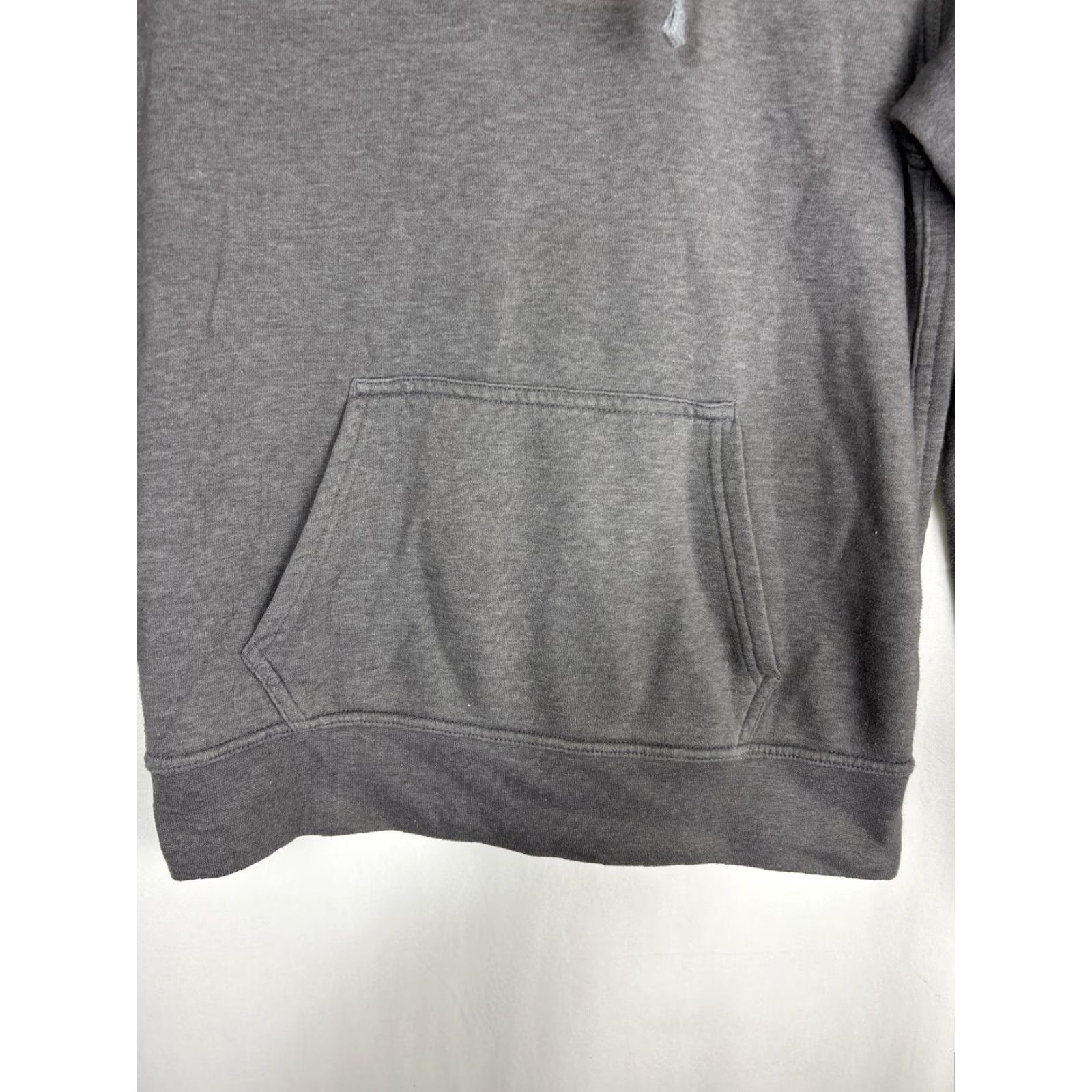 The North Face VINTAGE The North Face Mens Small Gray Pullover Hoodie Red Box Logo Patch Size US S / EU 44-46 / 1 - 5 Thumbnail