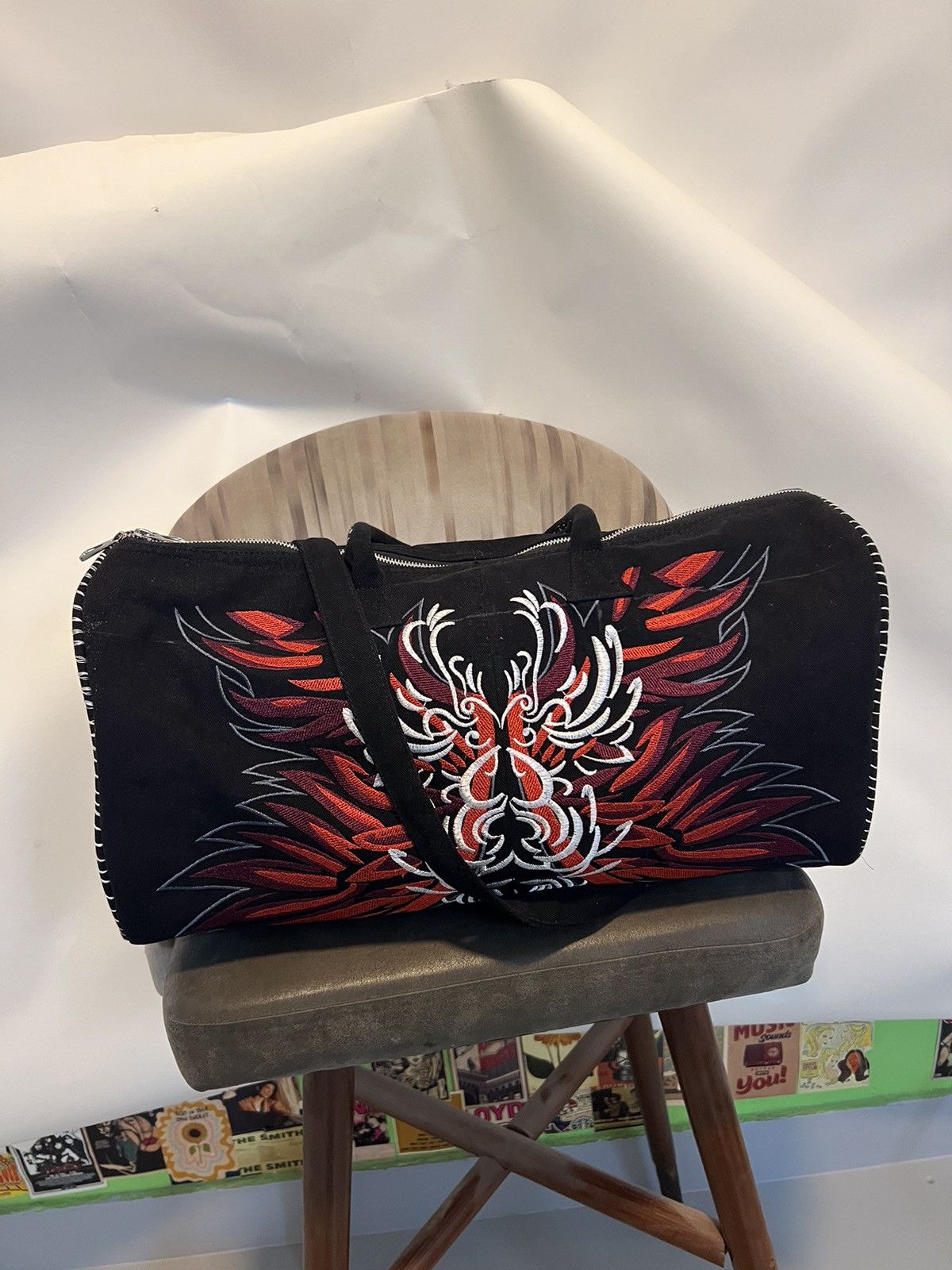 Vintage 1of1 custom made crazy embroidery work duffle bag Size ONE SIZE - 1 Thumbnail