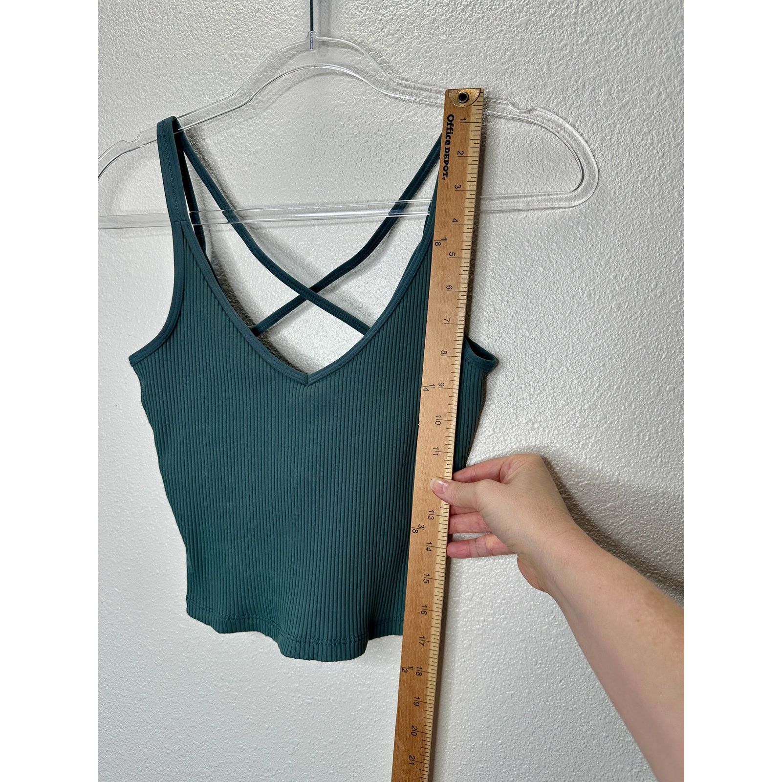 Vuori Vuori Steel Green Front V Strappy Back Rib Knit Sport Bra XS Size XS / US 0-2 / IT 36-38 - 11 Thumbnail