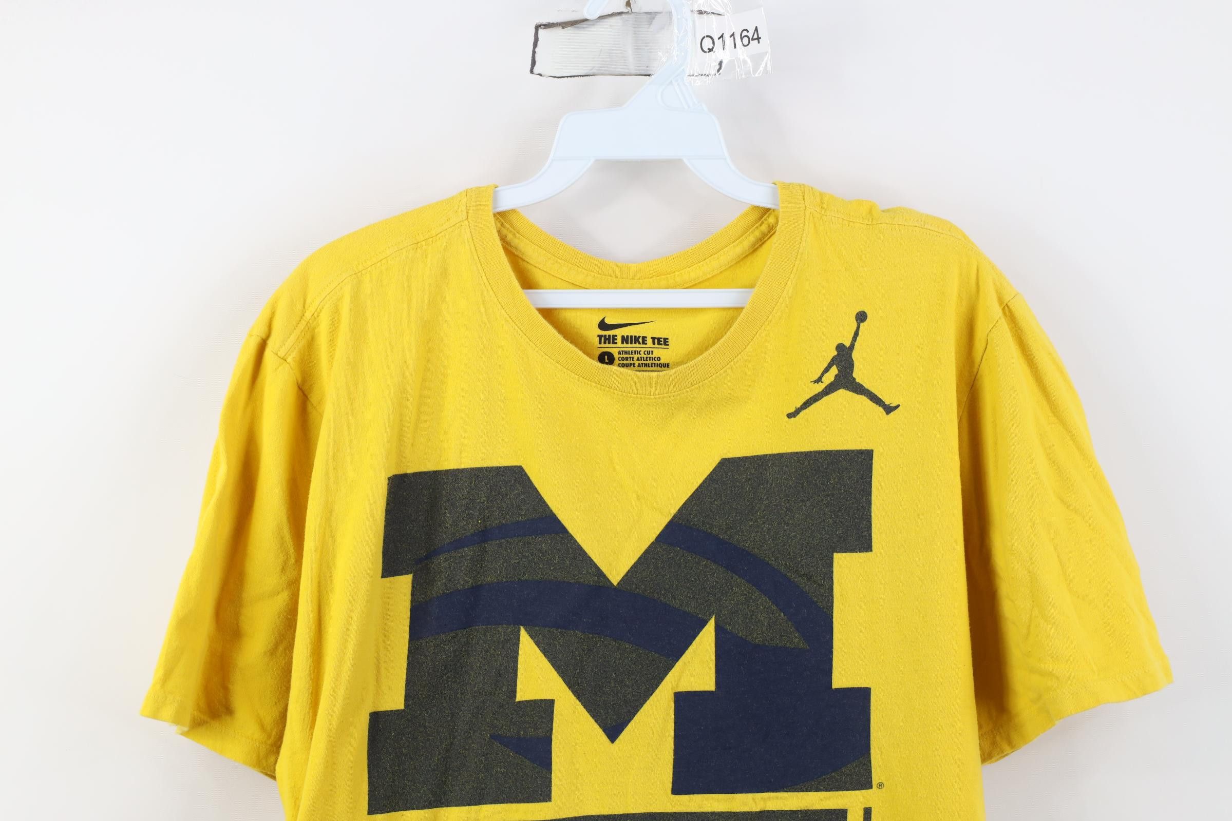 Nike Nike Air Jordan 2017 University of Michigan Football T-Shirt Size US L / EU 52-54 / 3 - 2 Thumbnail