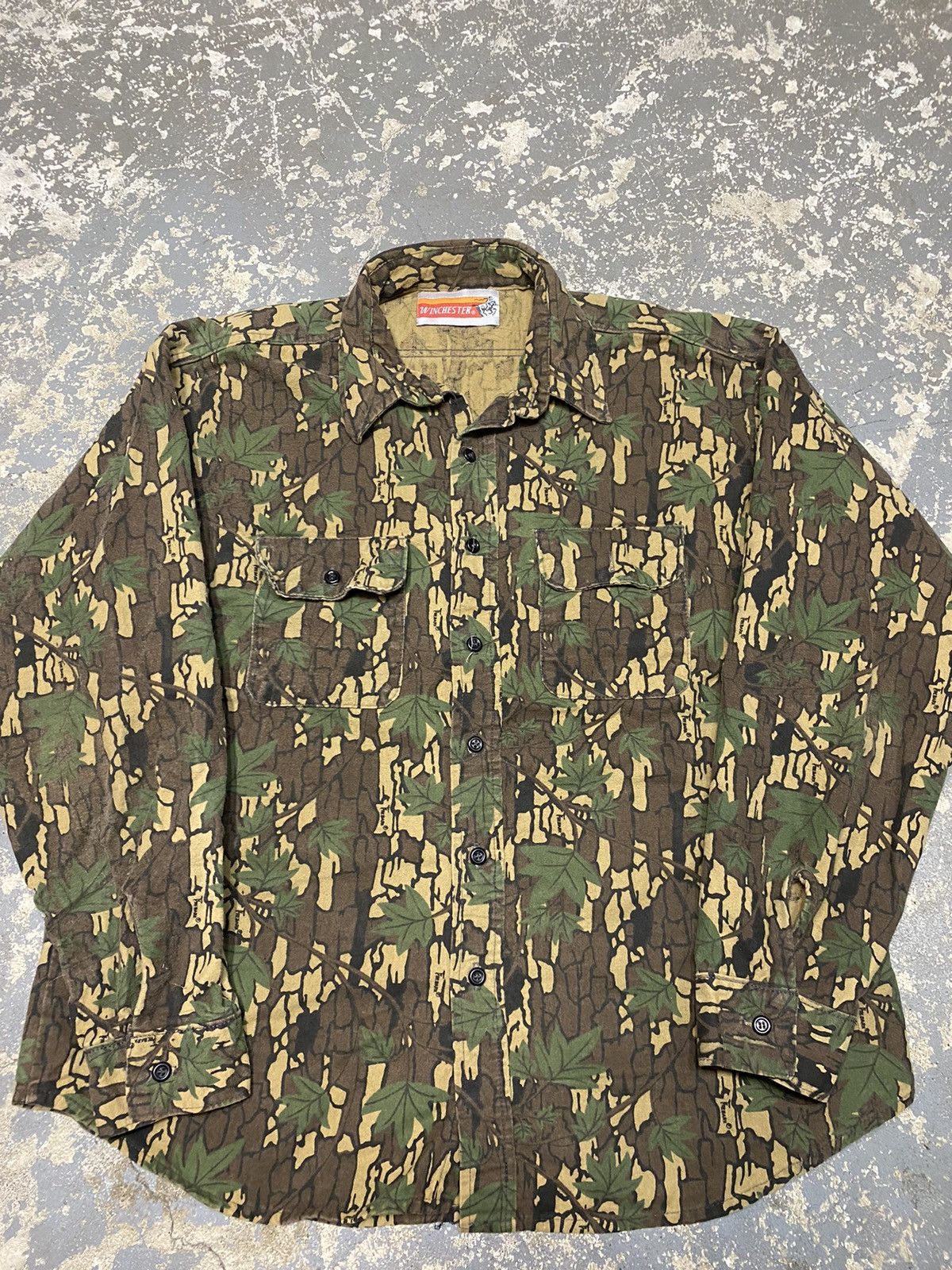 Carhartt × Realtree × Vintage Vintage Winchester Camo Trebark RealTree Botton Up Jacket Size US L / EU 52-54 / 3 - 7 Thumbnail