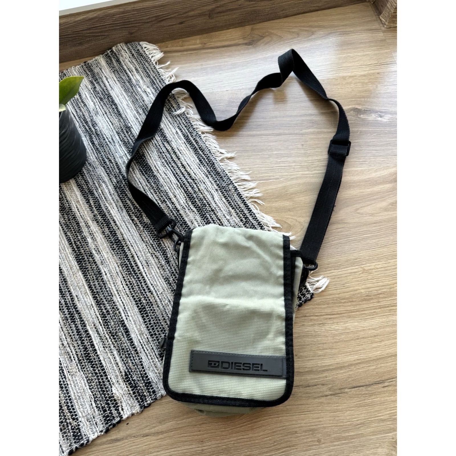 Diesel VINTAGE Diesel Shoulder Crosboddy Messenger Y2K 90s Mini Bag Green Small Mens Size ONE SIZE - 2 Thumbnail
