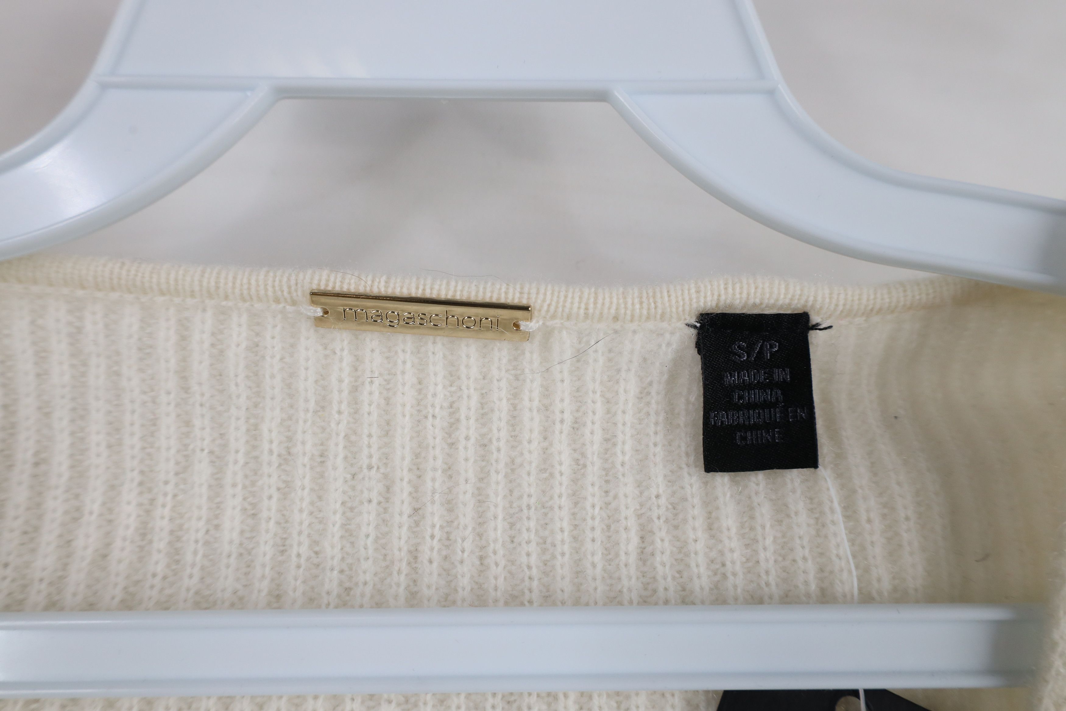 Magaschoni × Vintage New Magaschoni Cashmere Ribbed Knit V-Neck Sweater Cream Size S / US 4 / IT 40 - 5 Thumbnail