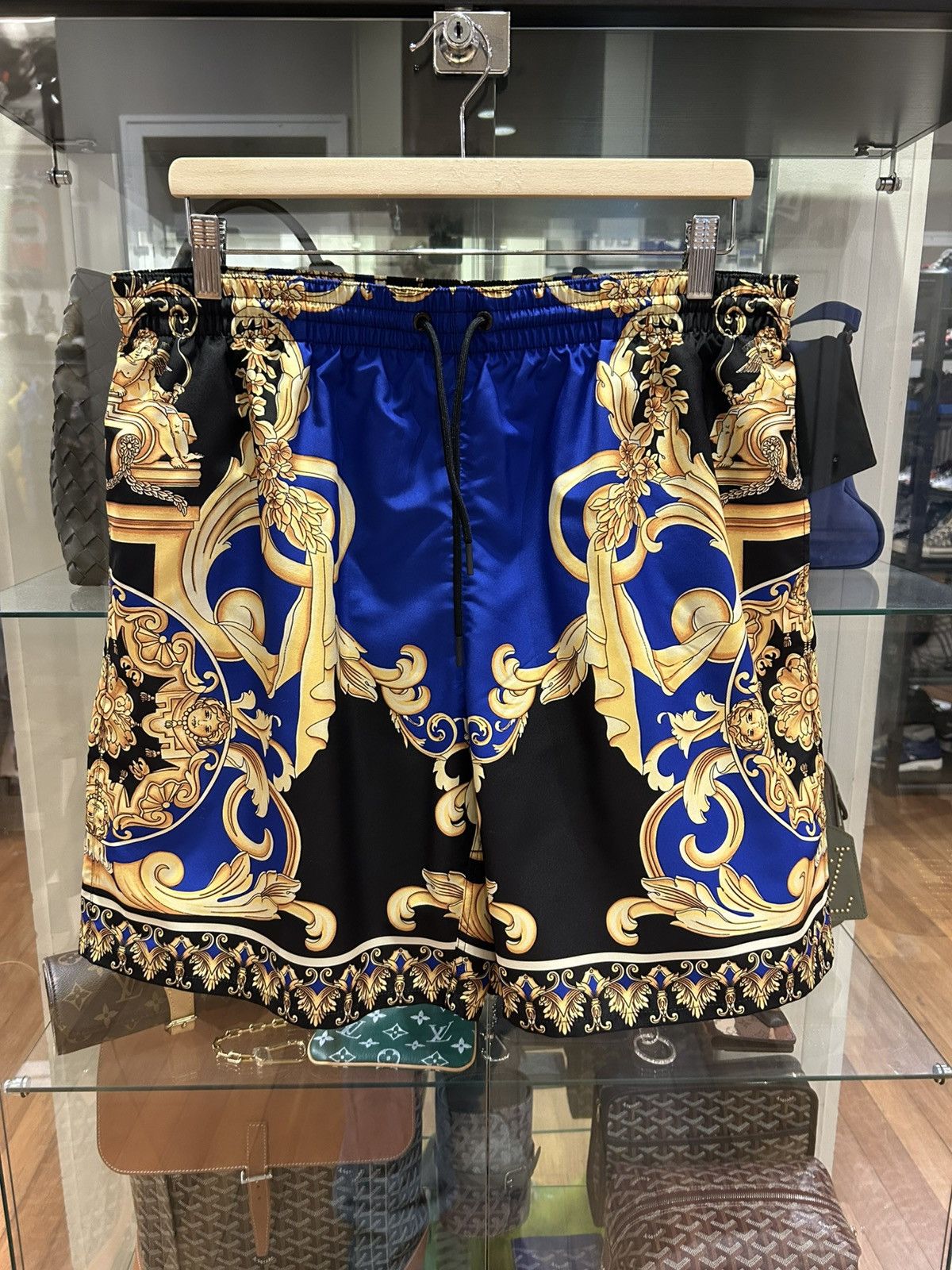 Versace Versace Motif Swim Trunks Size US 34 / EU 50 - 1 Thumbnail