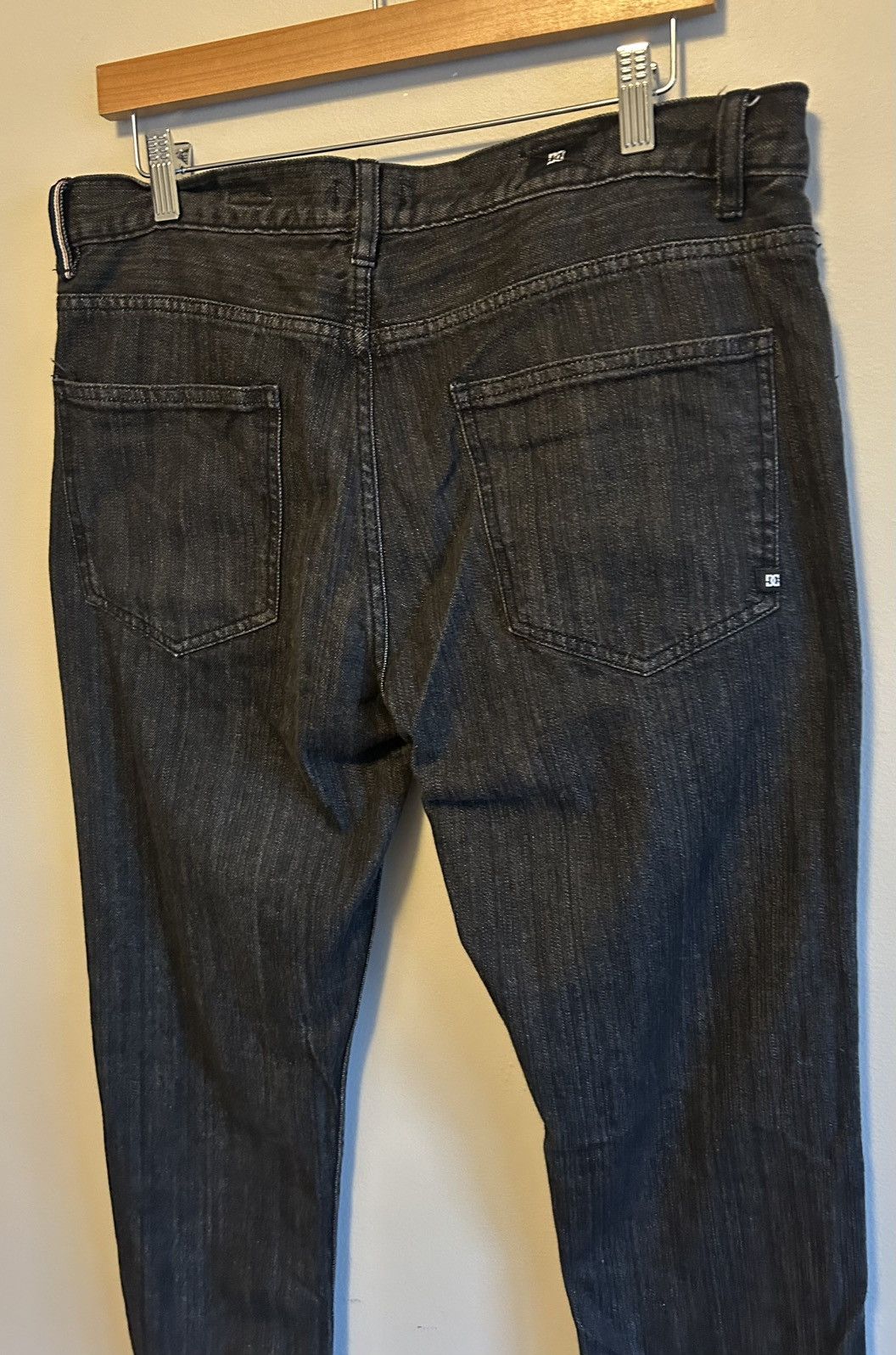 DC DC Skateboarding Mens Dark Wash Black Jeans Size 34X32 Size US 34 / EU 50 - 7 Thumbnail