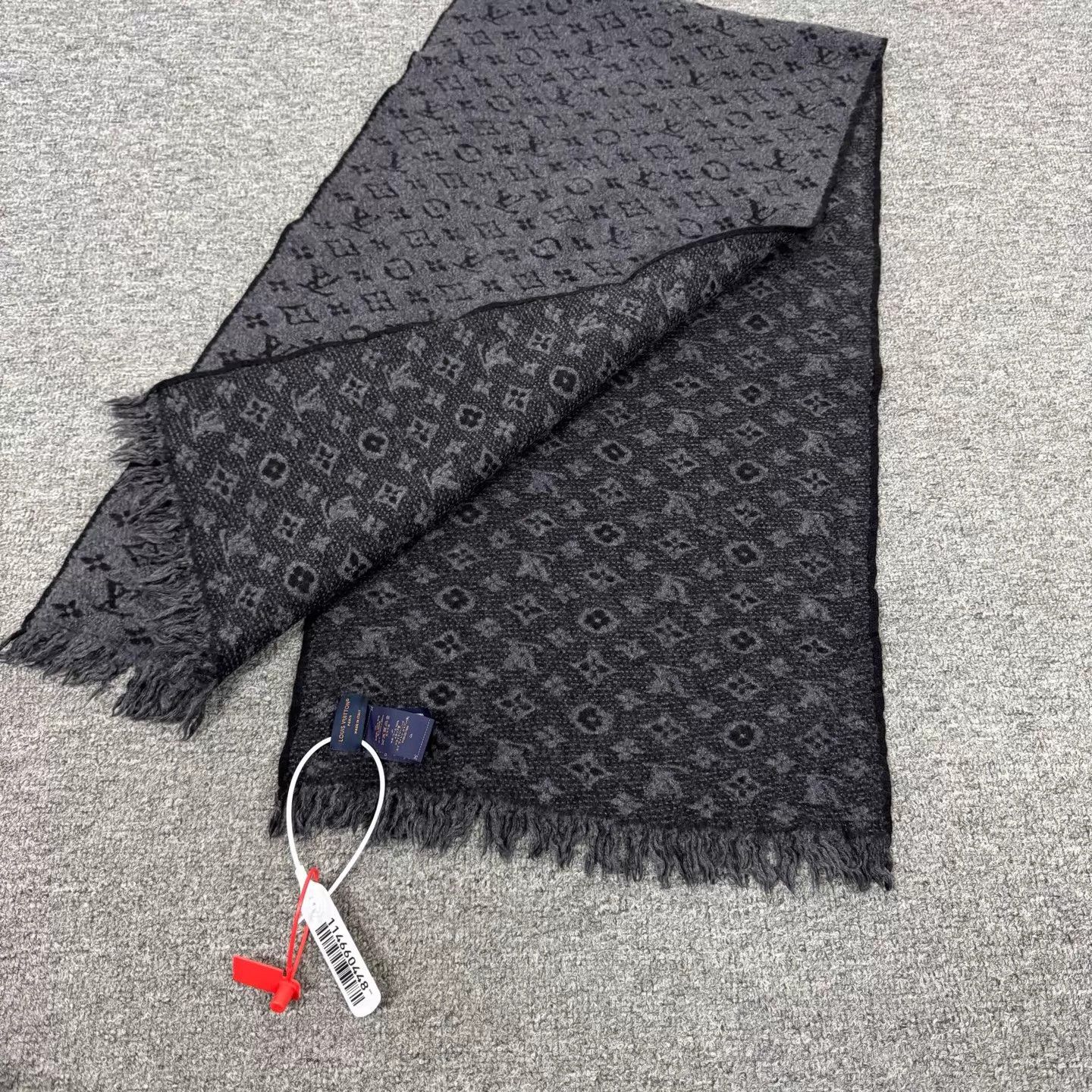 Louis Vuitton Louis Vuitton Monogram Wool Scarf Black 99 New Size ONE SIZE - 3 Thumbnail
