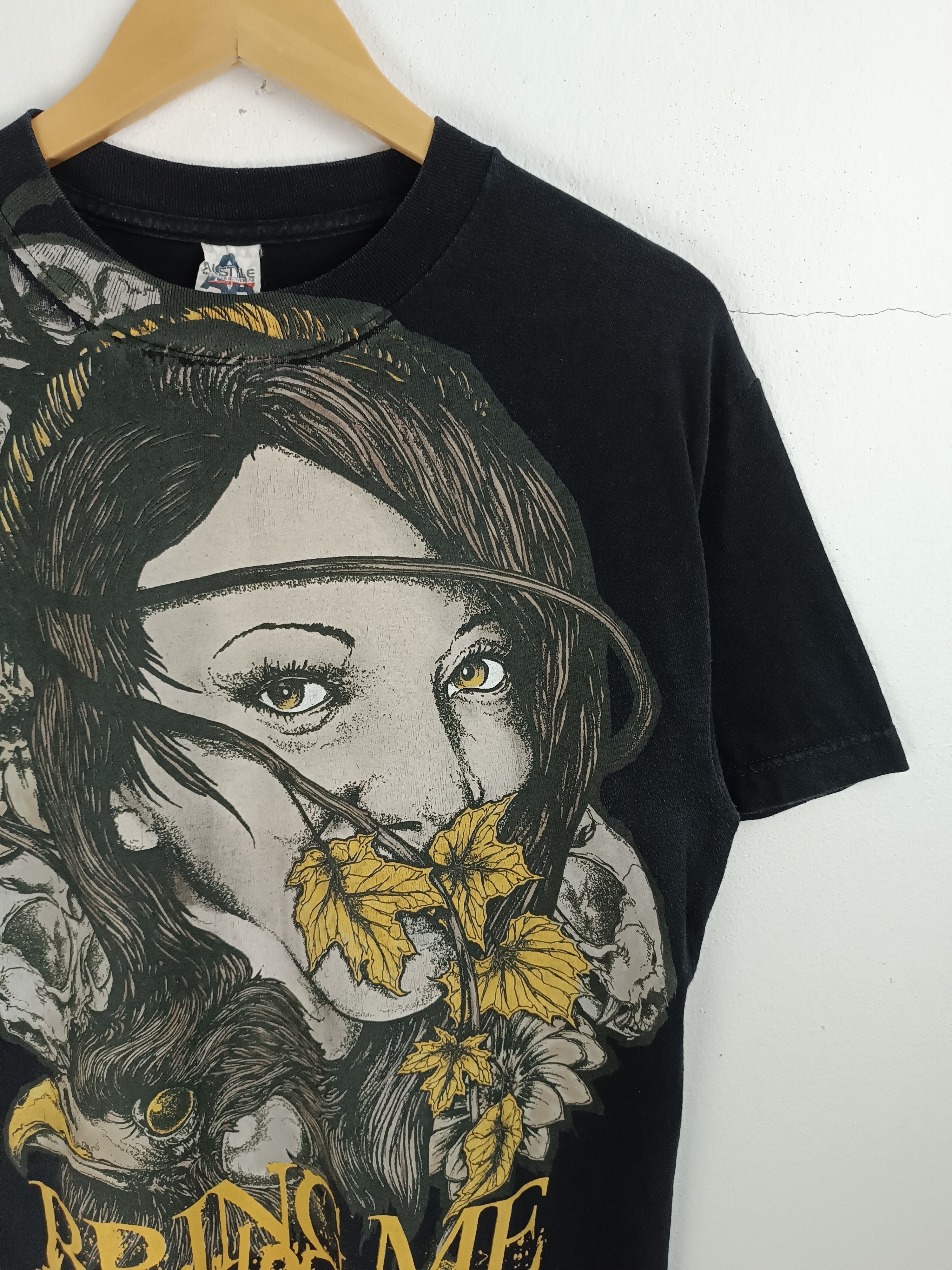 Band Tees VINTAGE Y2K BRING ME THE HORIZON AOP emo 2000 panic Size US M / EU 48-50 / 2 - 8 Thumbnail