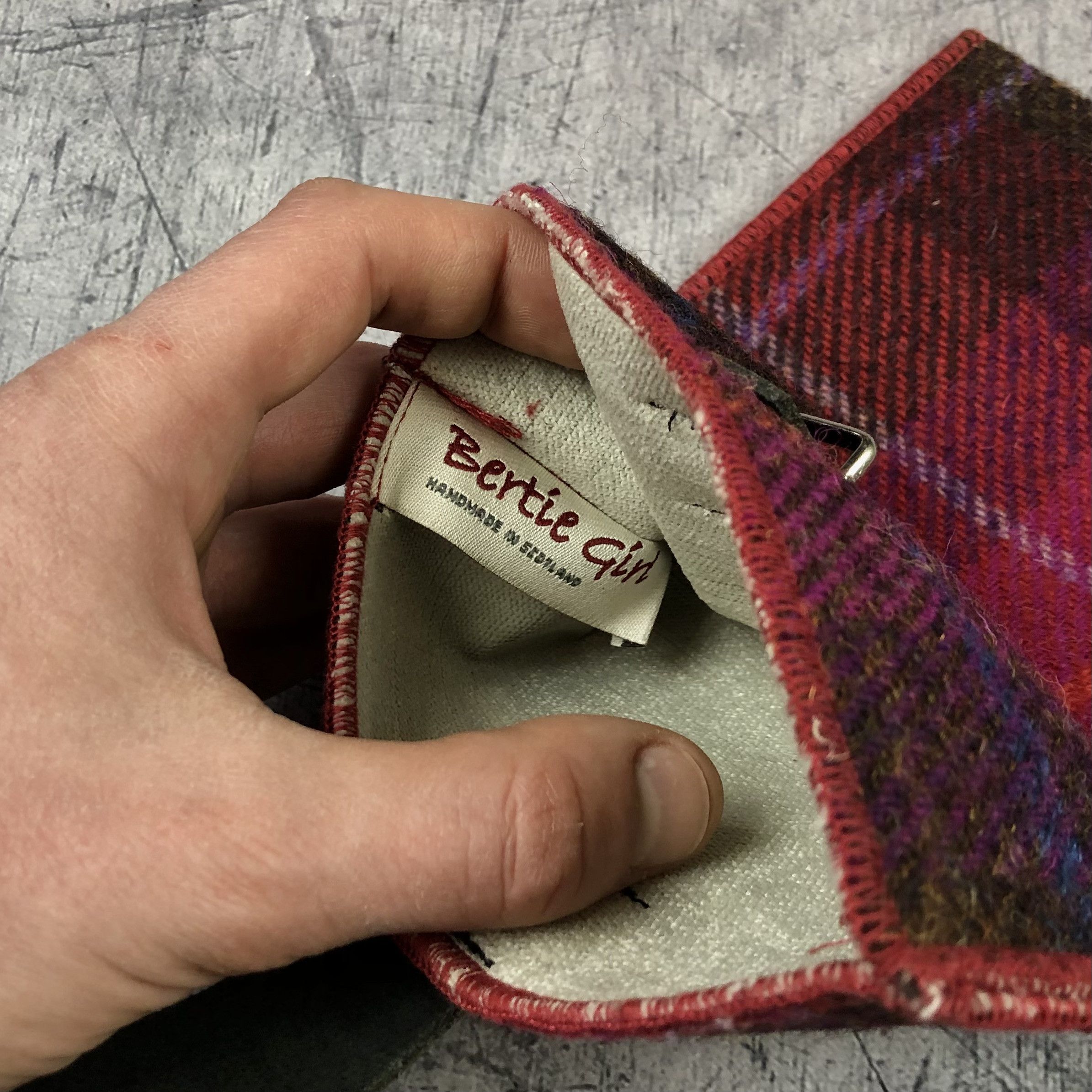 Harris Tweed Harris Tweed Bertie Girl handmade Plaid Case Size ONE SIZE - 6 Thumbnail