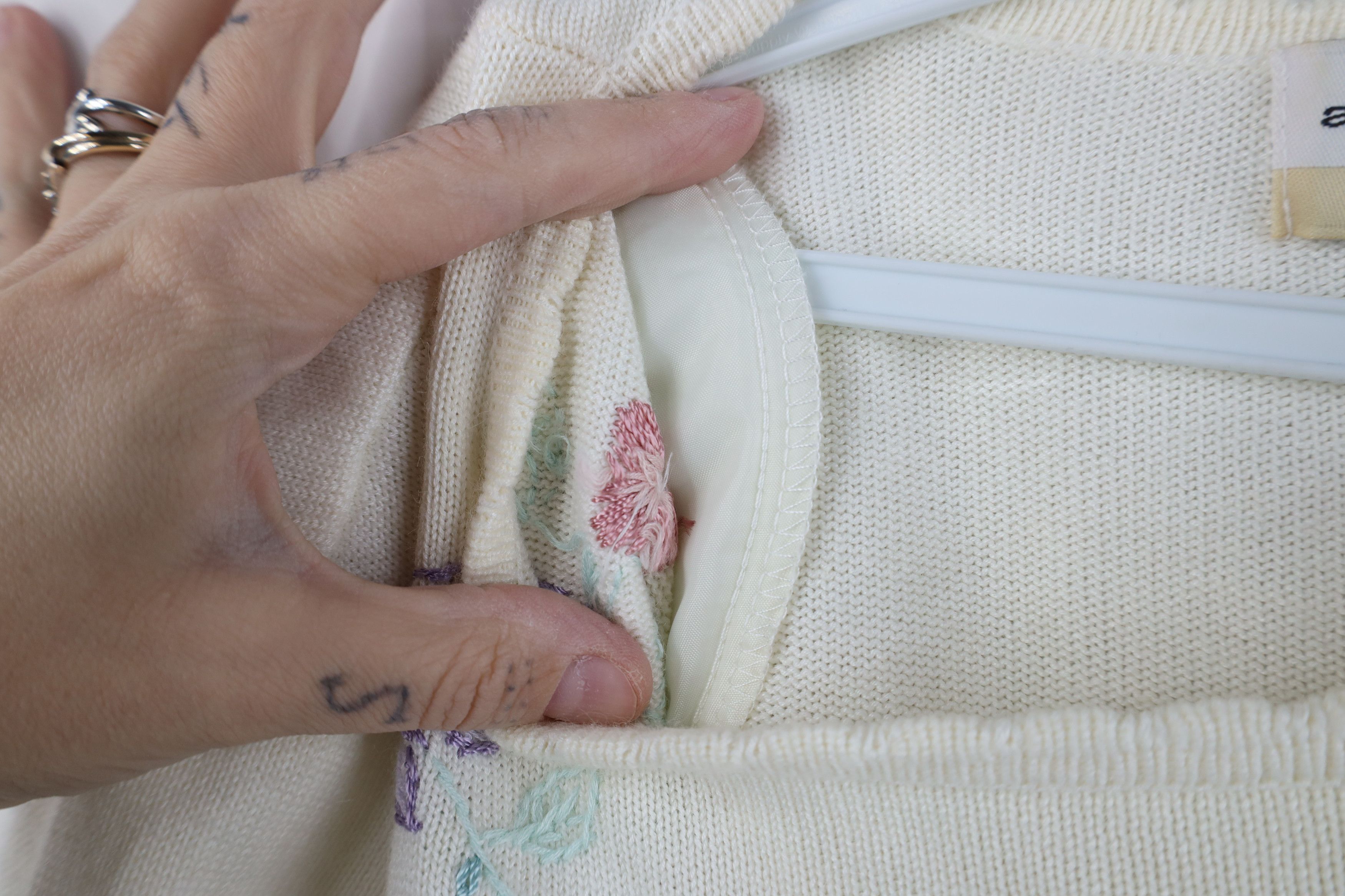 Vintage Vintage 90s Streetwear Flower Bowtie Knit Sweater White Size XL / US 12-14 / IT 48-50 - 10 Thumbnail