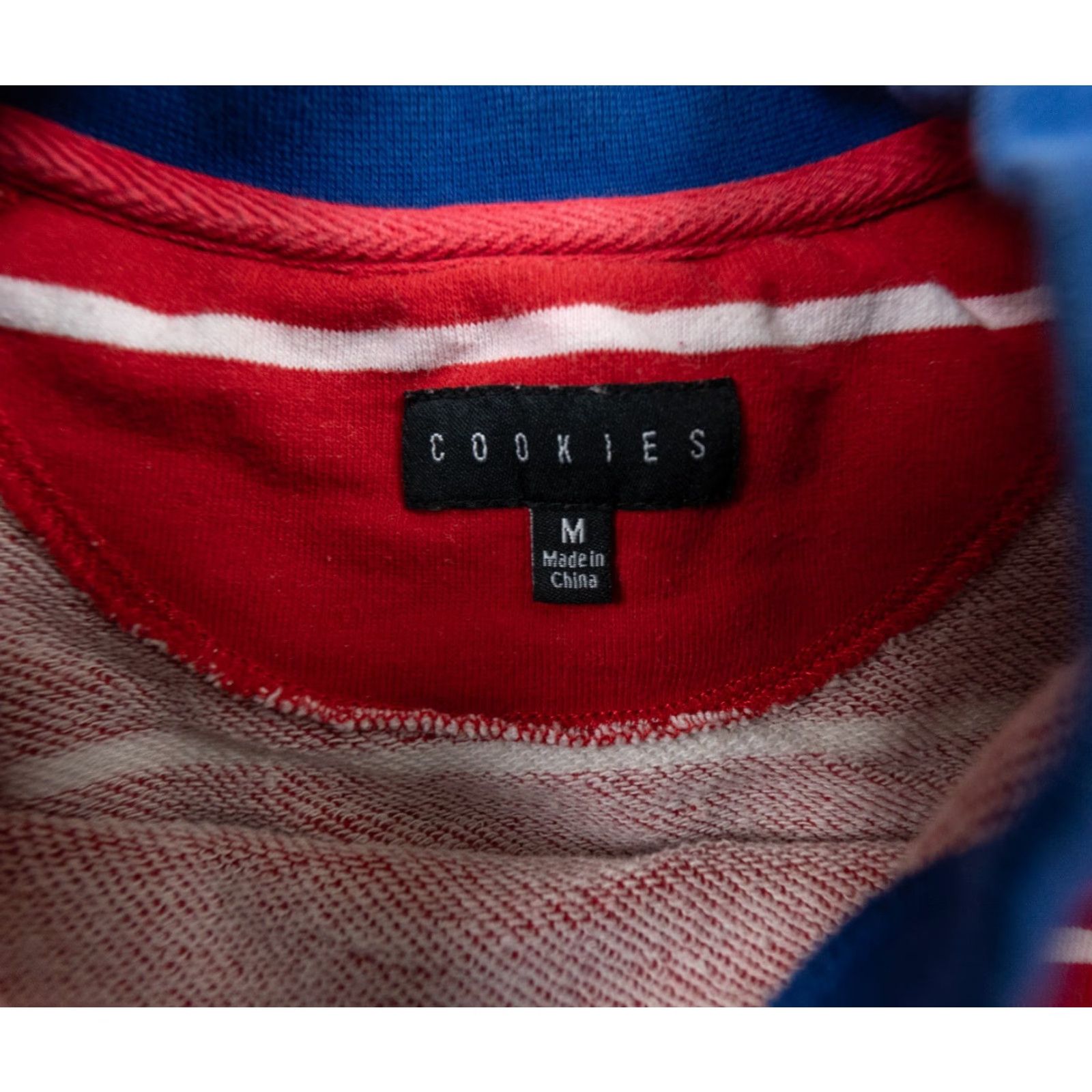 Vintage Cookies Adapted: Sweatshirt Mens Medium Red Crewneck Striped Cotton Polyester Fleece Logo All Seasons | Adult Regular Fit Pullover Shirt? Size US M / EU 48-50 / 2 - 5 Thumbnail