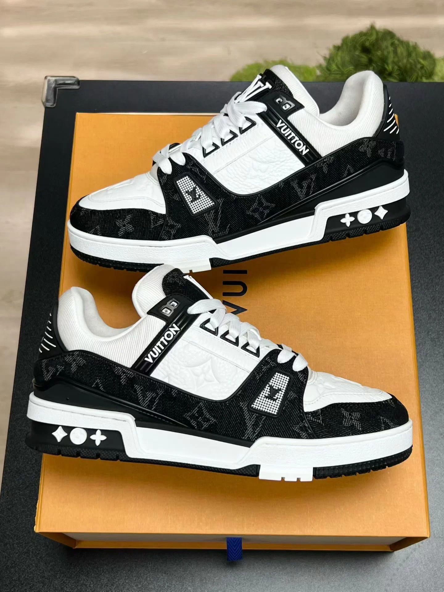 Louis Vuitton LV TRAINER Black White Denim UK4/38 25 Like New Size US 7 / IT 37 - 5 Thumbnail