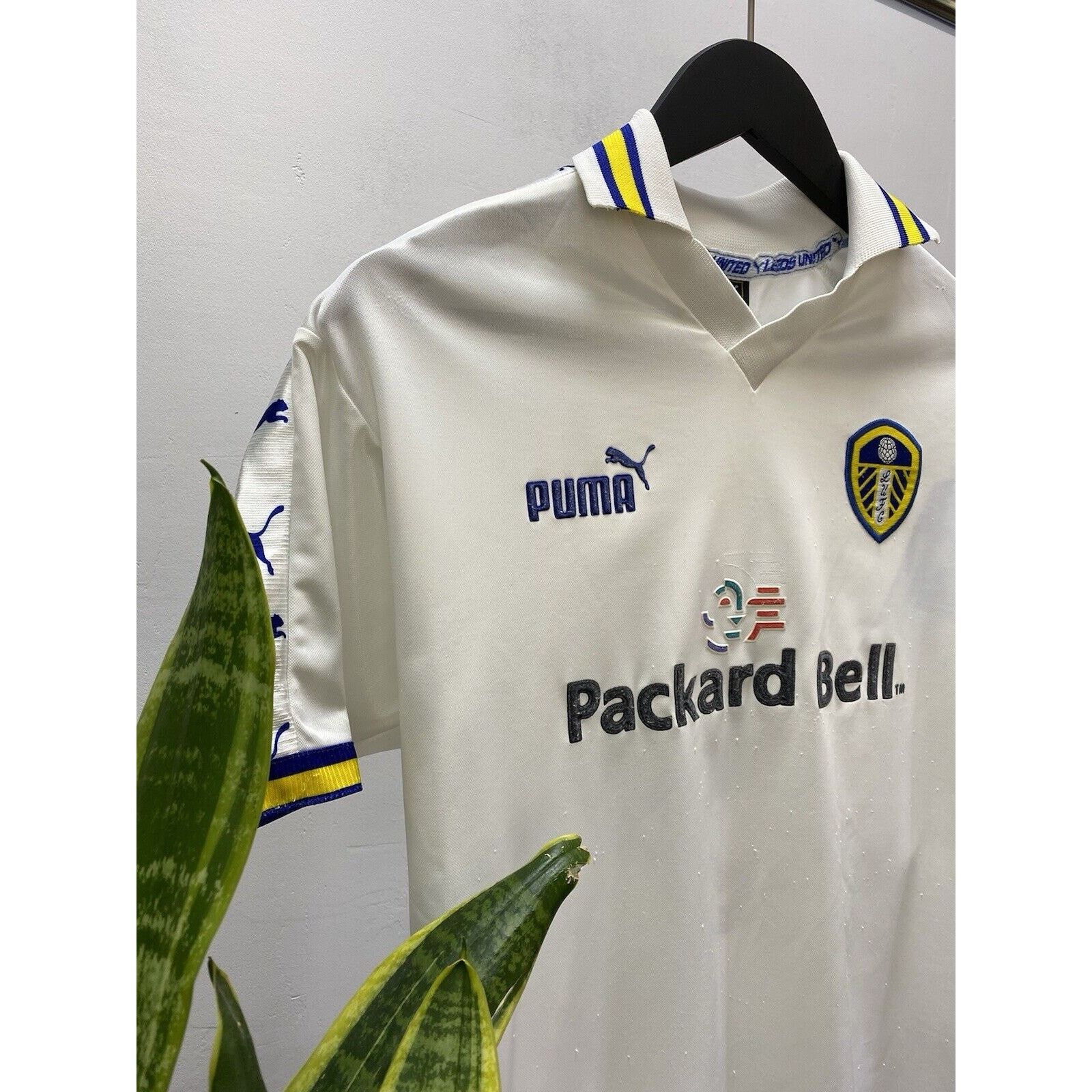 Puma × Vintage Leeds United 1998-2000 #Hasselbaink Kids Jersey Size 32/34 Size US XXS / EU 40 - 6 Thumbnail