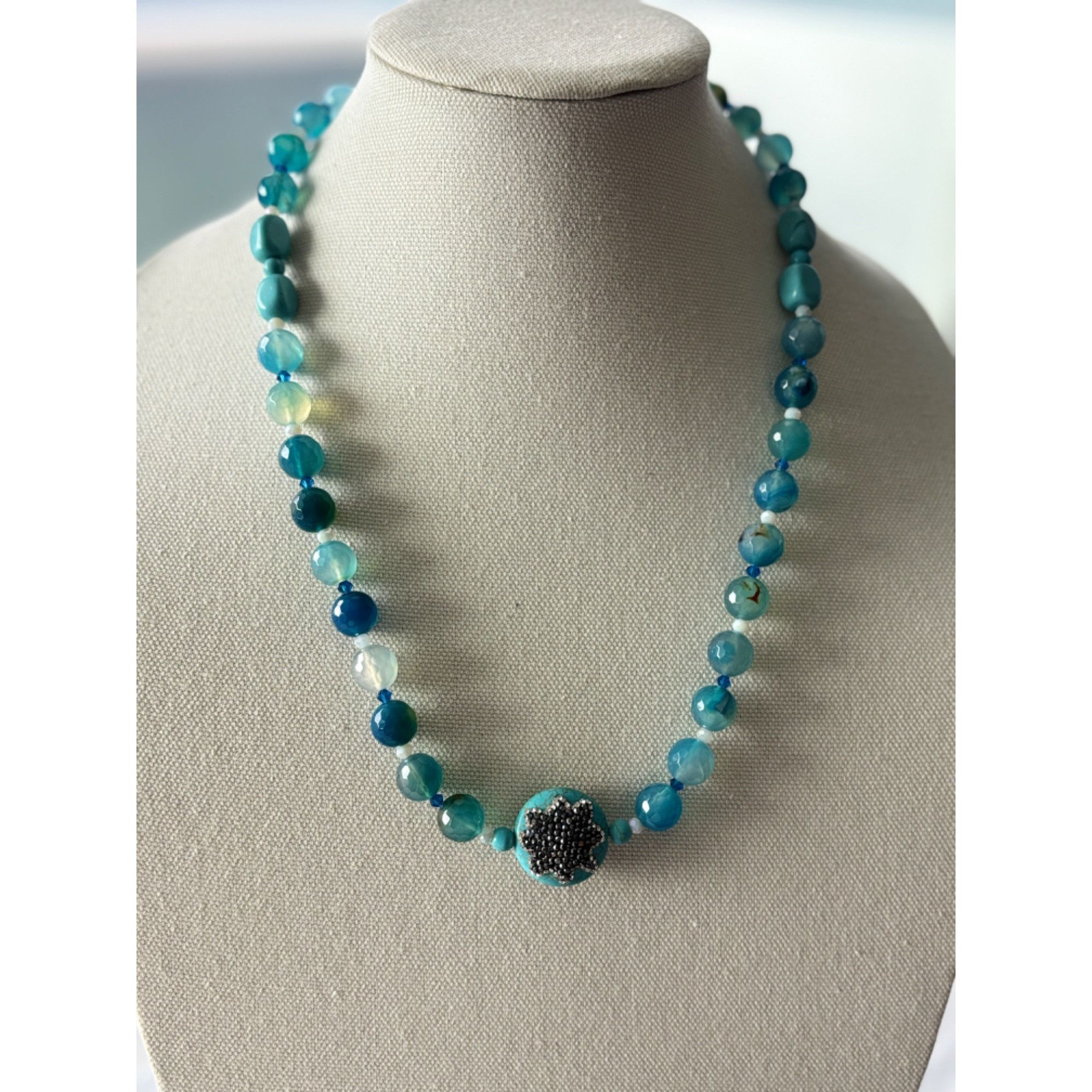 Other Blue Agate Beaded Necklace With Black Crystal Clasp & Decora Size ONE SIZE - 3 Thumbnail