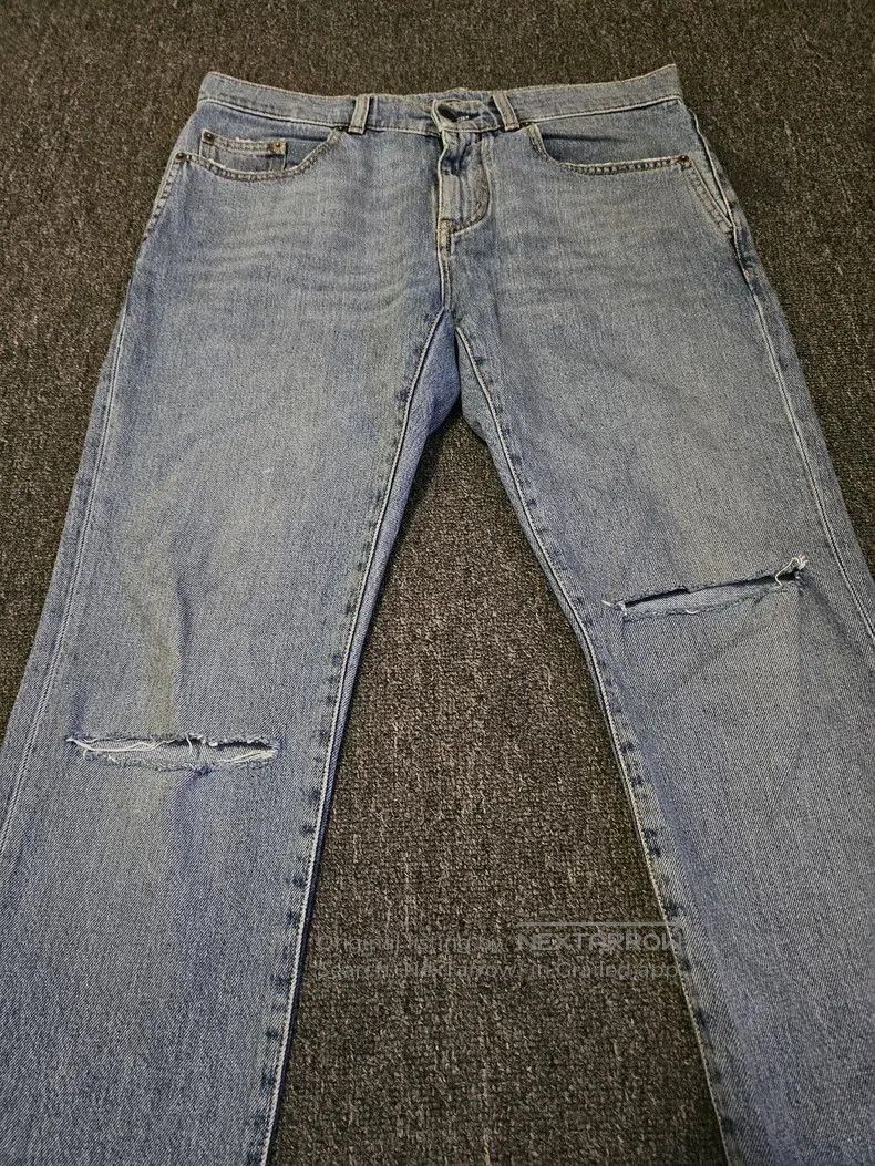 Saint Laurent Paris Saint Laurent D02 Distressed Denim Jeans. Size US 31 - 2 Thumbnail
