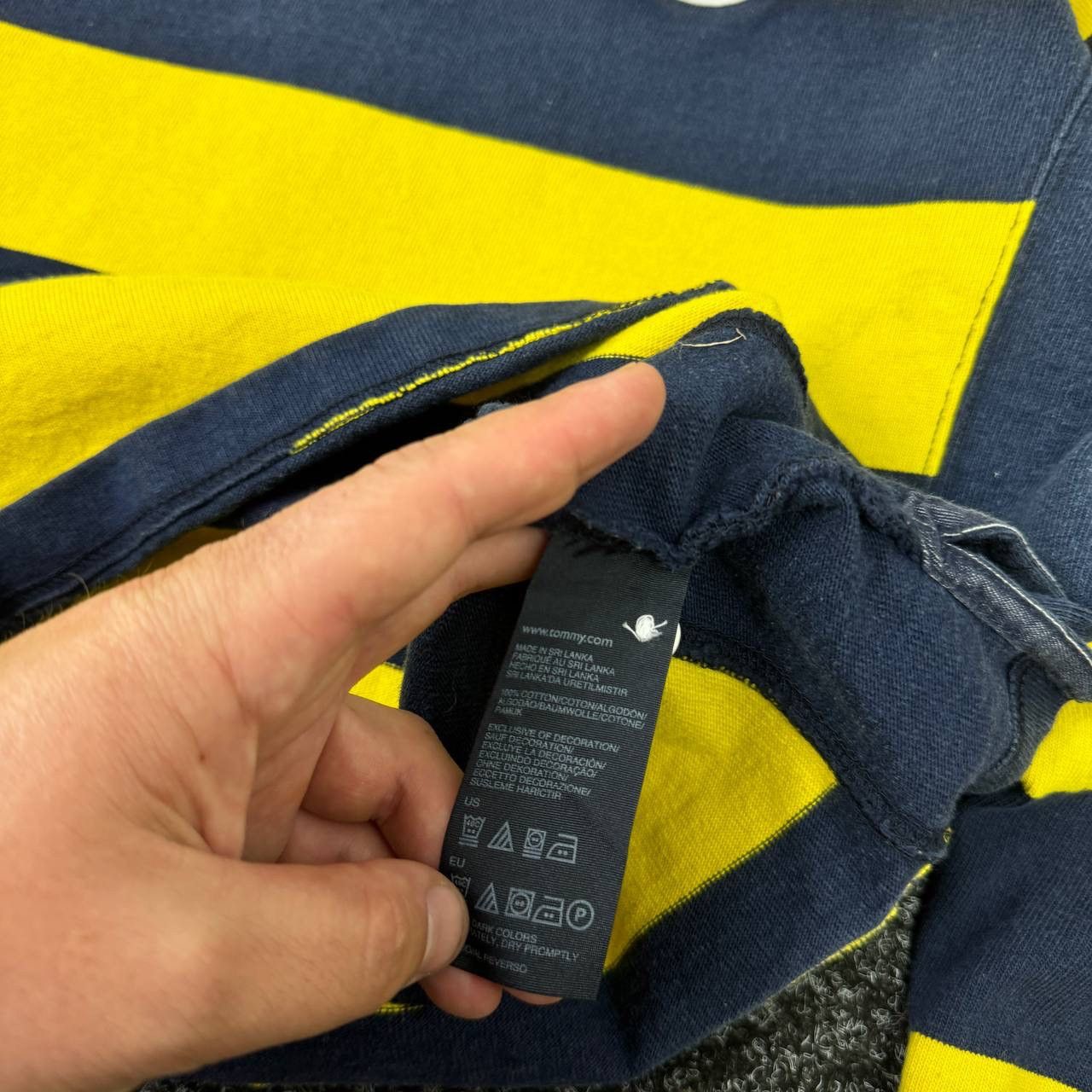 Tommy Hilfiger Rugby stripped vintage Tommy Hilfiger jersey size L Size US L / EU 52-54 / 3 - 8 Thumbnail